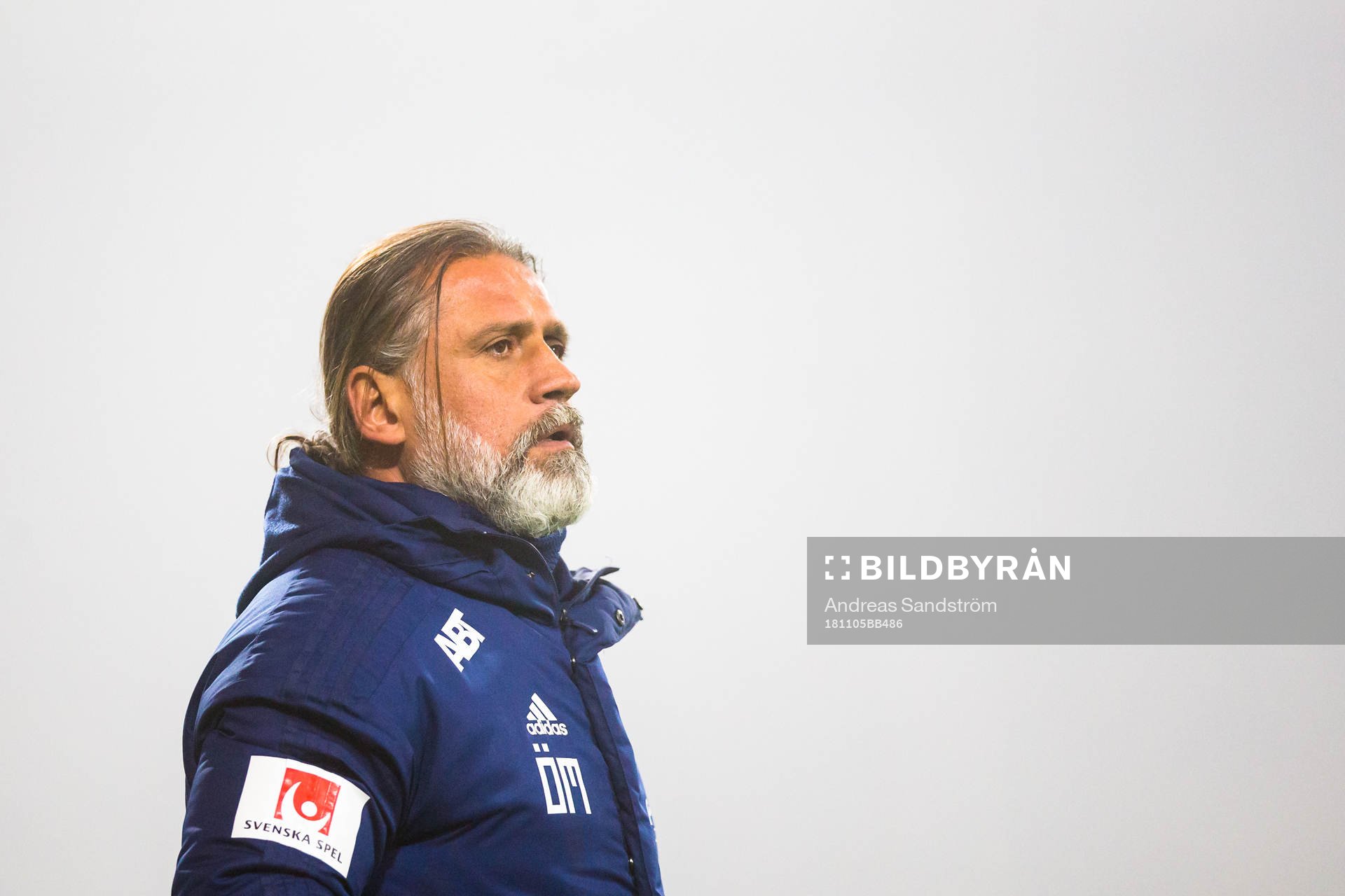 Djurgårdens tränare Özcan Melkemichel under fotbollsmatchen i Allsvenskan mellan Dalkurd och Djurgården den 5 november 2018 i Gävle. 