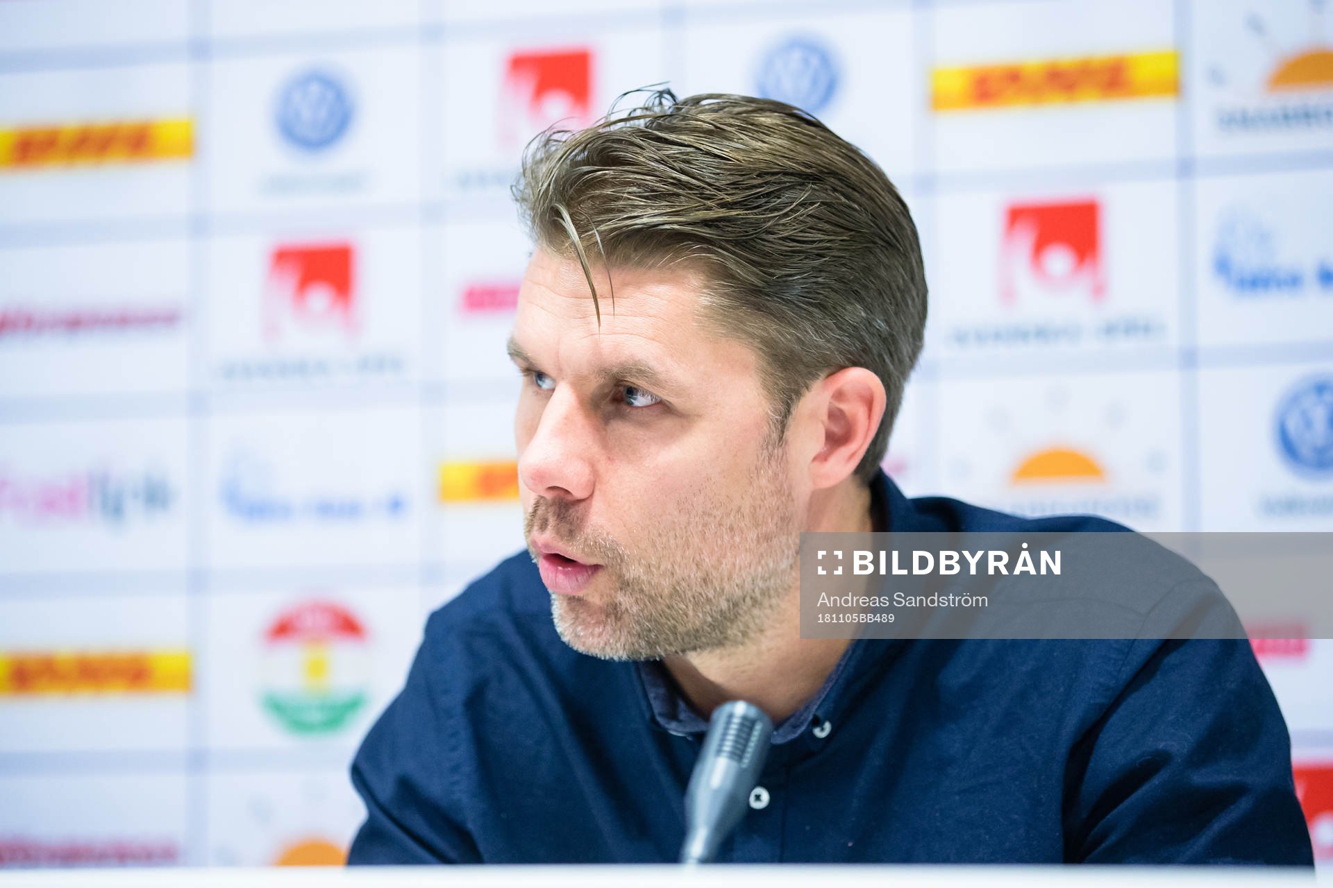 Dalkurds tränare Johan Sandahl på presskonferensen