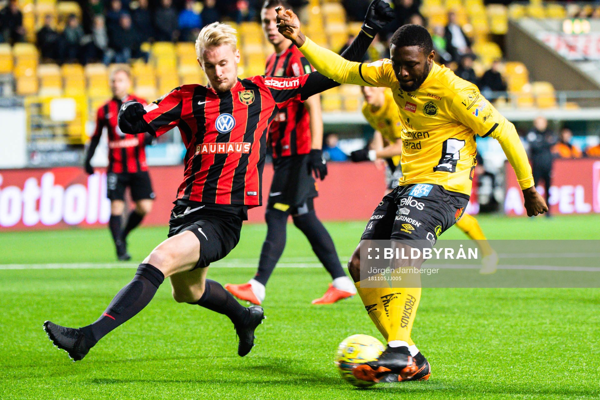 Elfsborgs Chinedu Obasi och Brommapojkarnas Ludvig Öhman