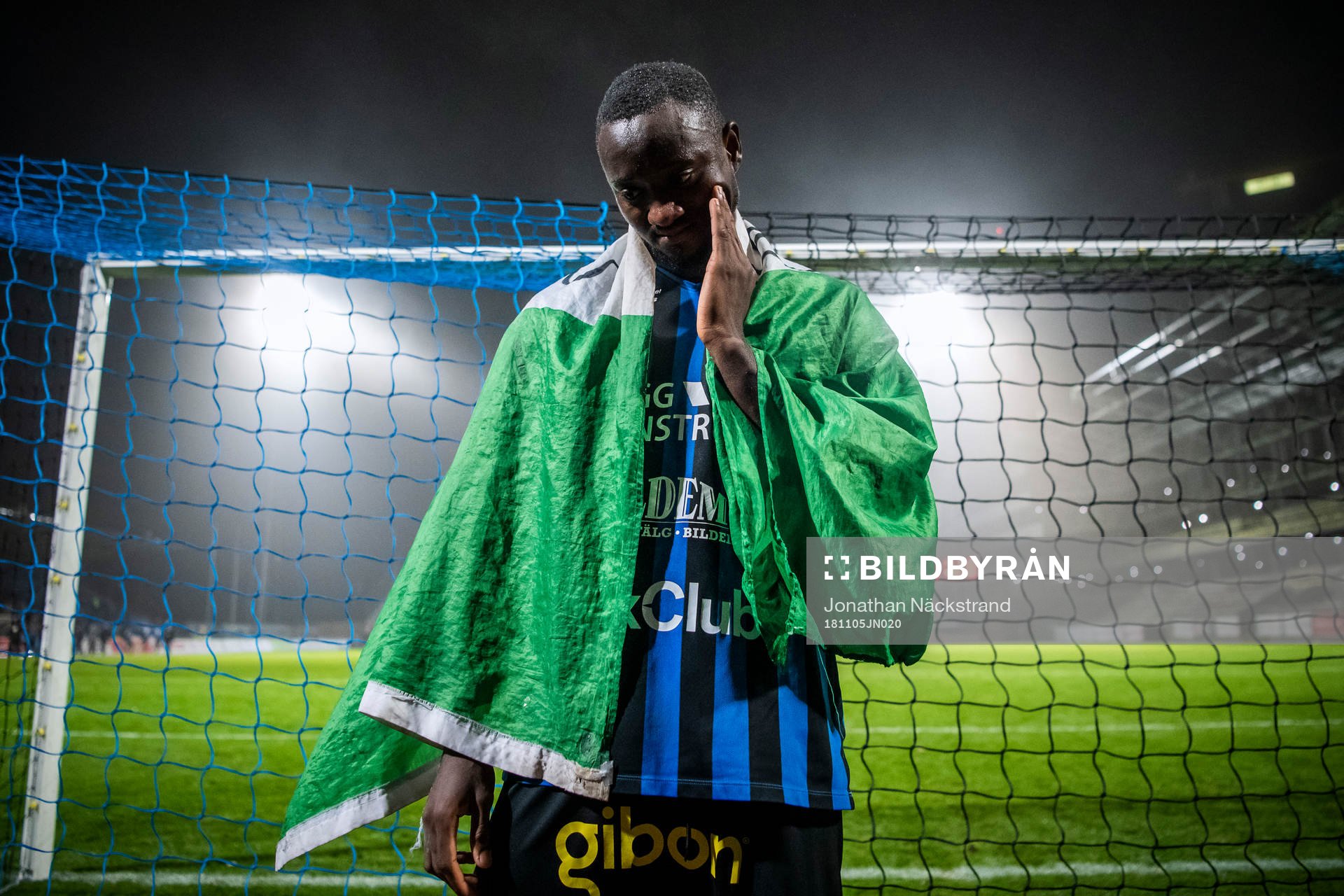 Sirius Moses Ogbu tackar publiken