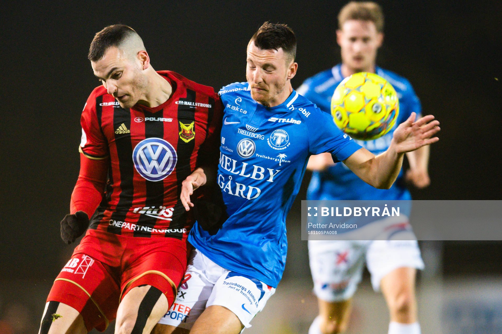 Östersunds Dino Islamovic och Trelleborgs Alexander