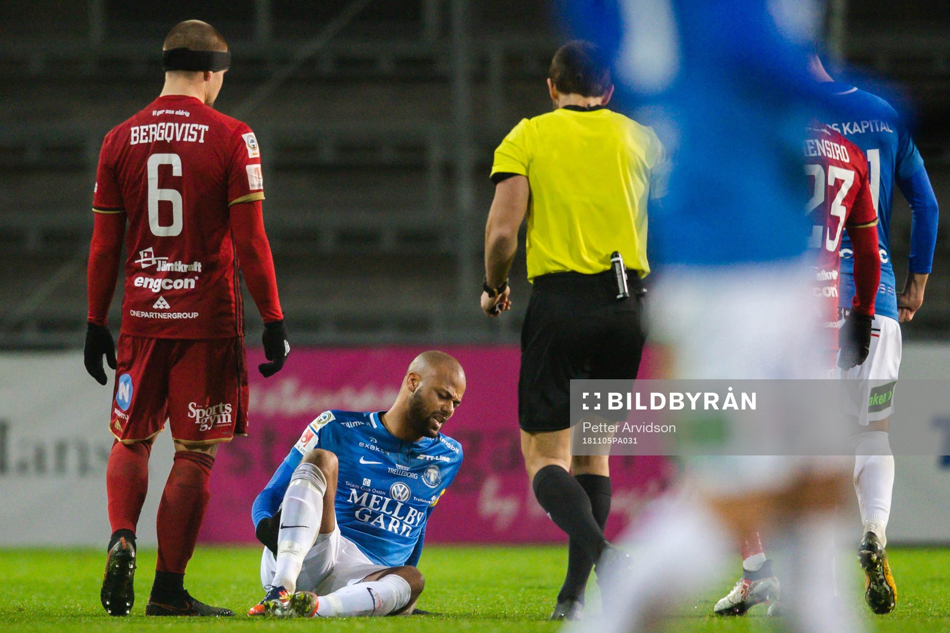 Trelleborgs Salif Camara Jönsson har ont under fotbollsmatchen i Allsvenskan mellan Trelleborg och Östersund den 5 november 2018 i Trelleborg.