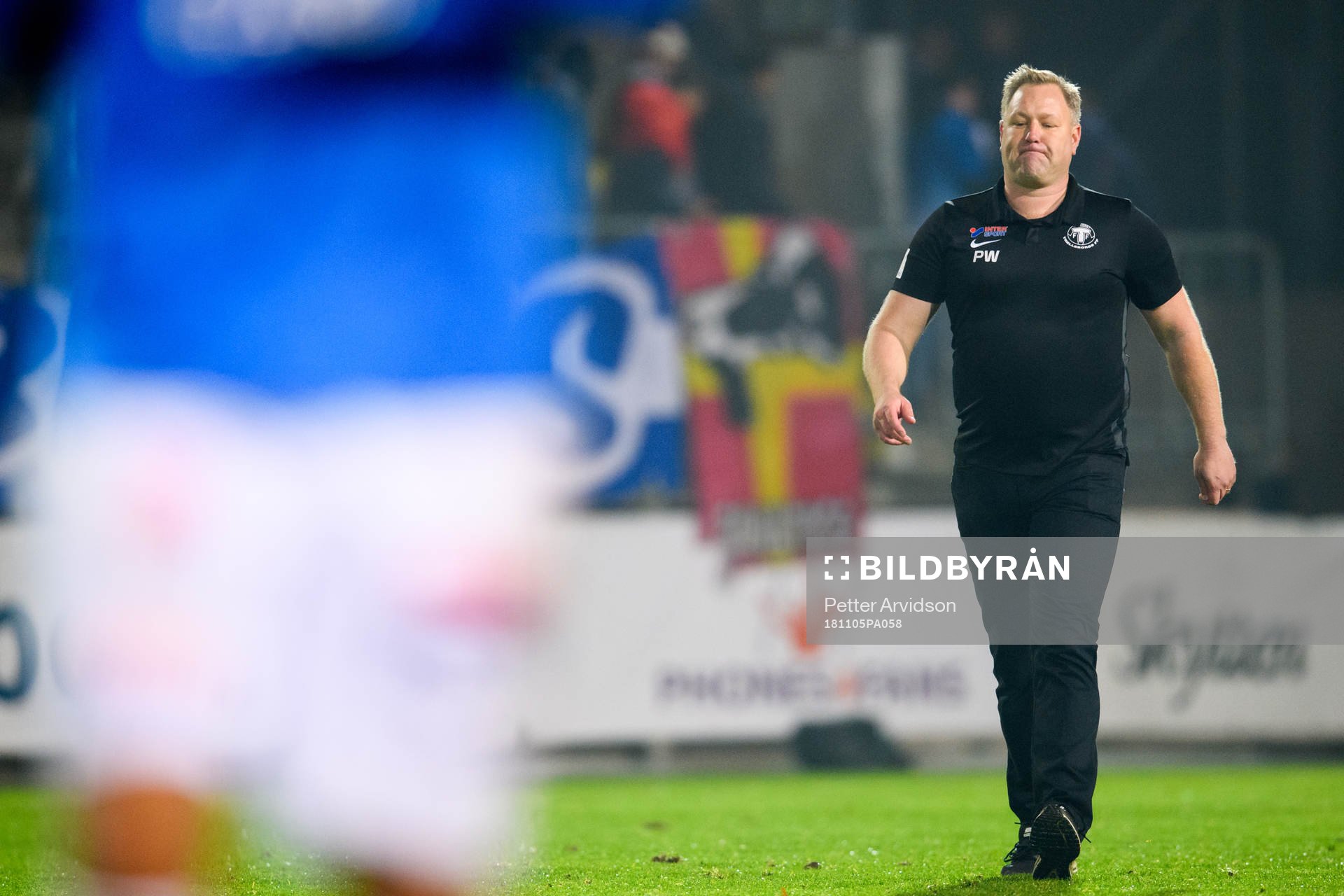 Trelleborgs tränare Patrick Winqvist deppar när han