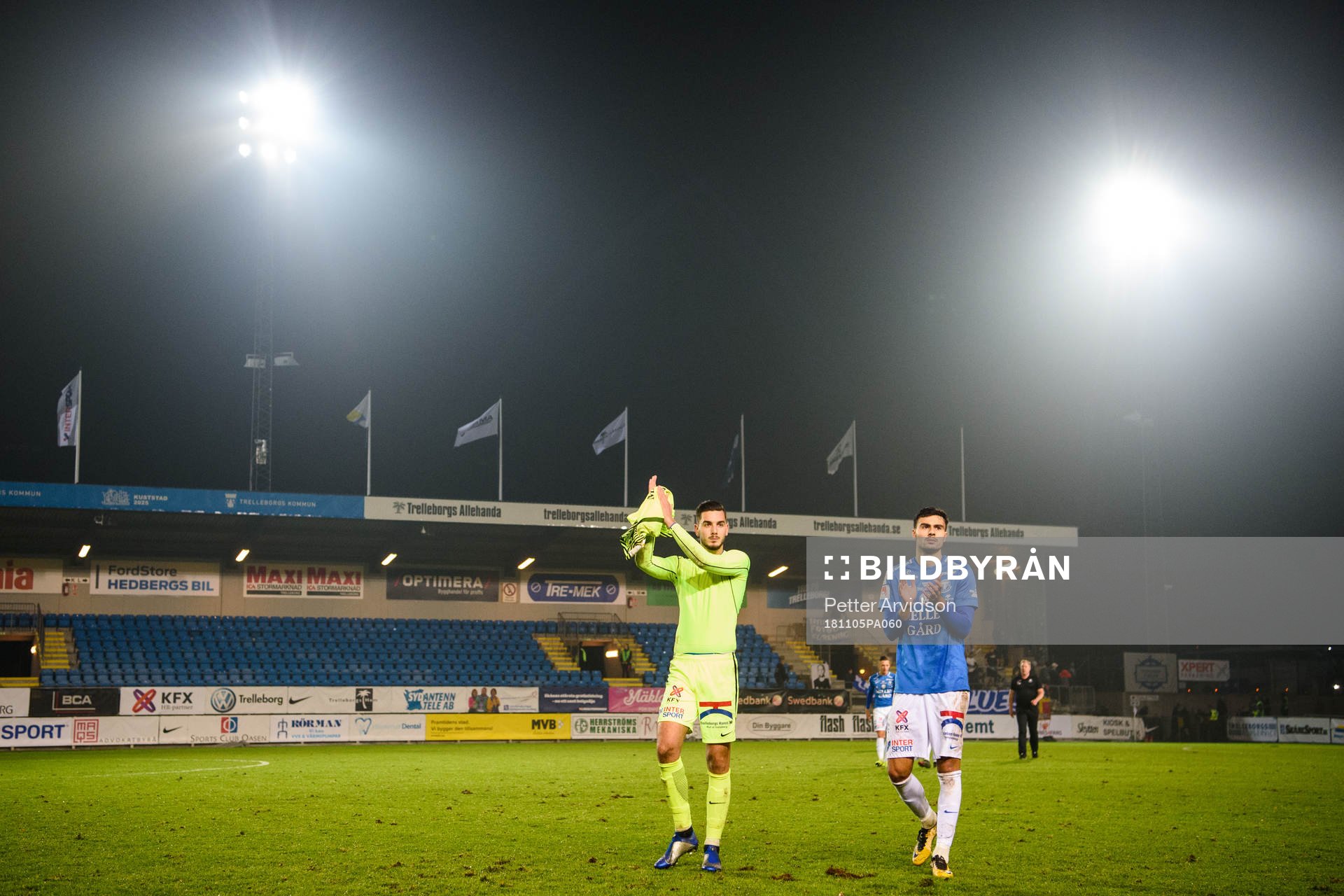 Trelleborgs målvakt Marko Johansson och Deniz Hümmet