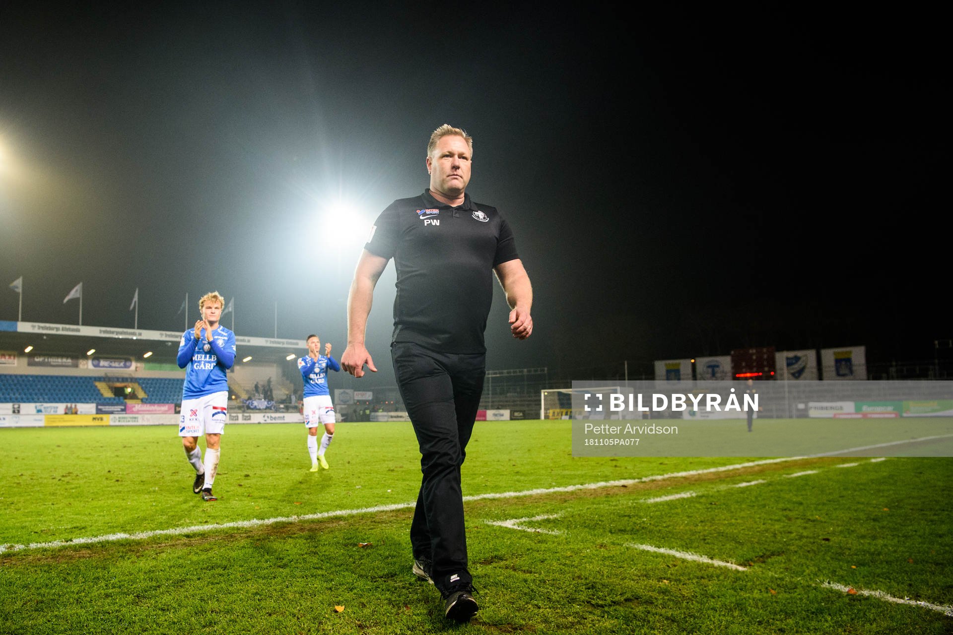 Trelleborgs tränare Patrick Winqvist deppar när han