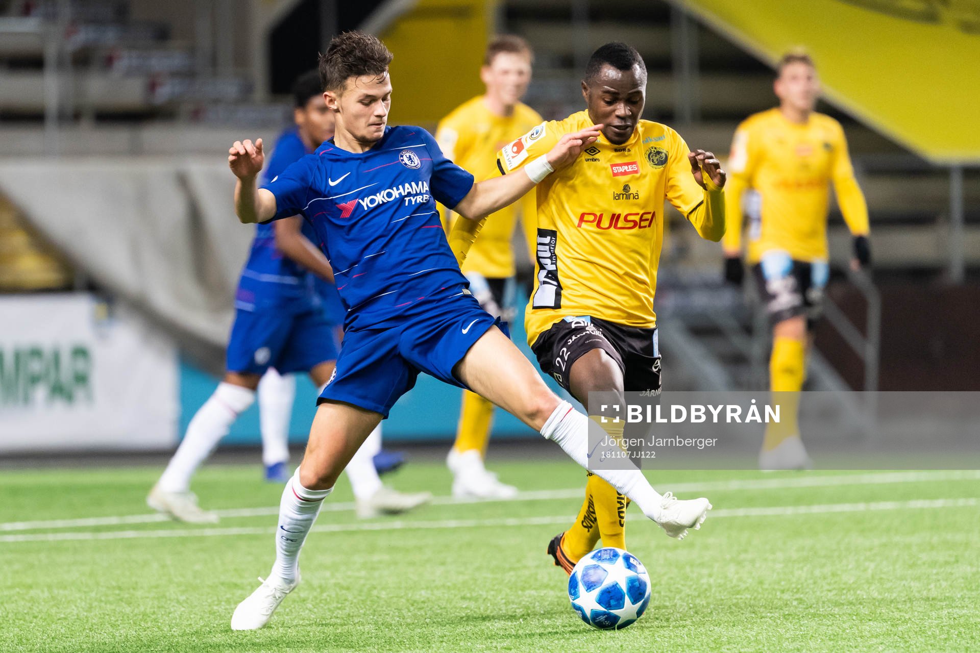 Chelseas George McEachran och Elfsborgs Isaac Prince Kouame