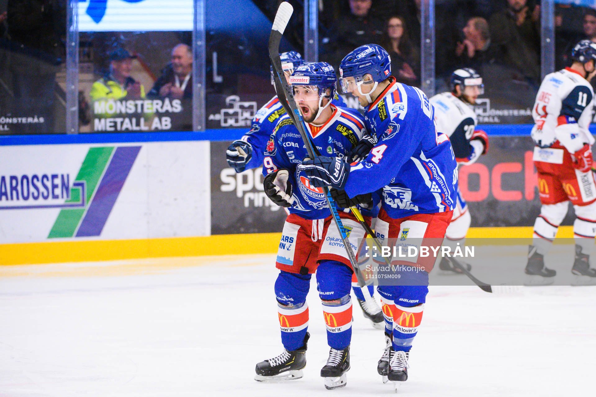 Oskarshamns Janne Kivilahti och Nolan Zajac jublar
