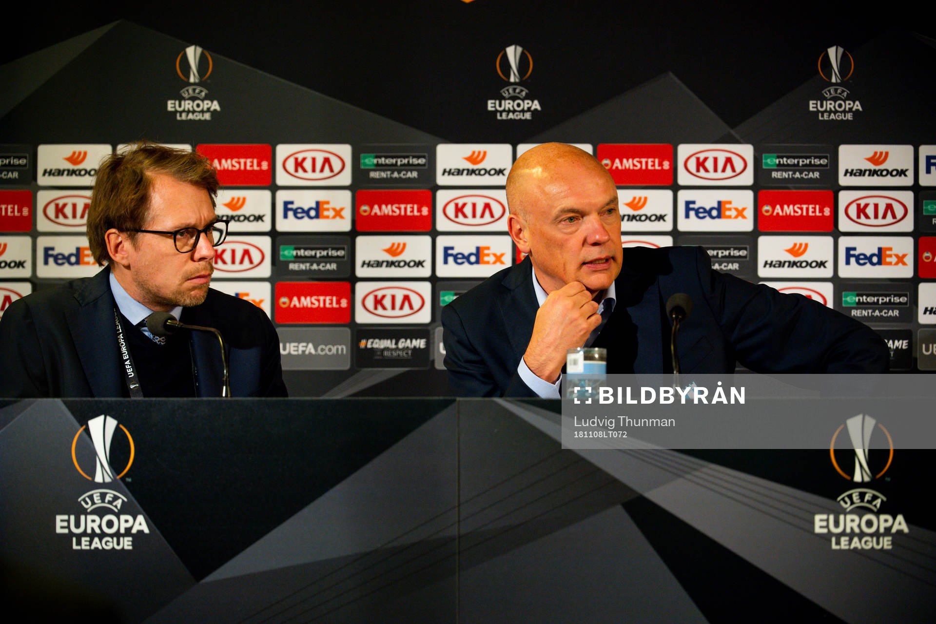 Press officer Peter Åhlander and head coach Uwe Rösler of