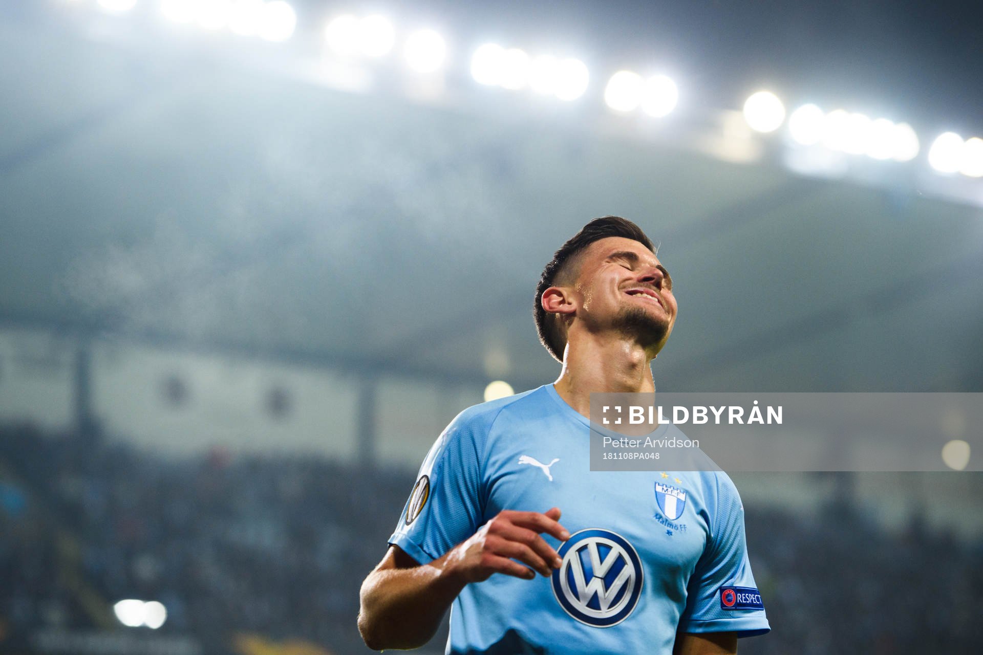 Marcus Antonsson of Malmö FF looks dejected