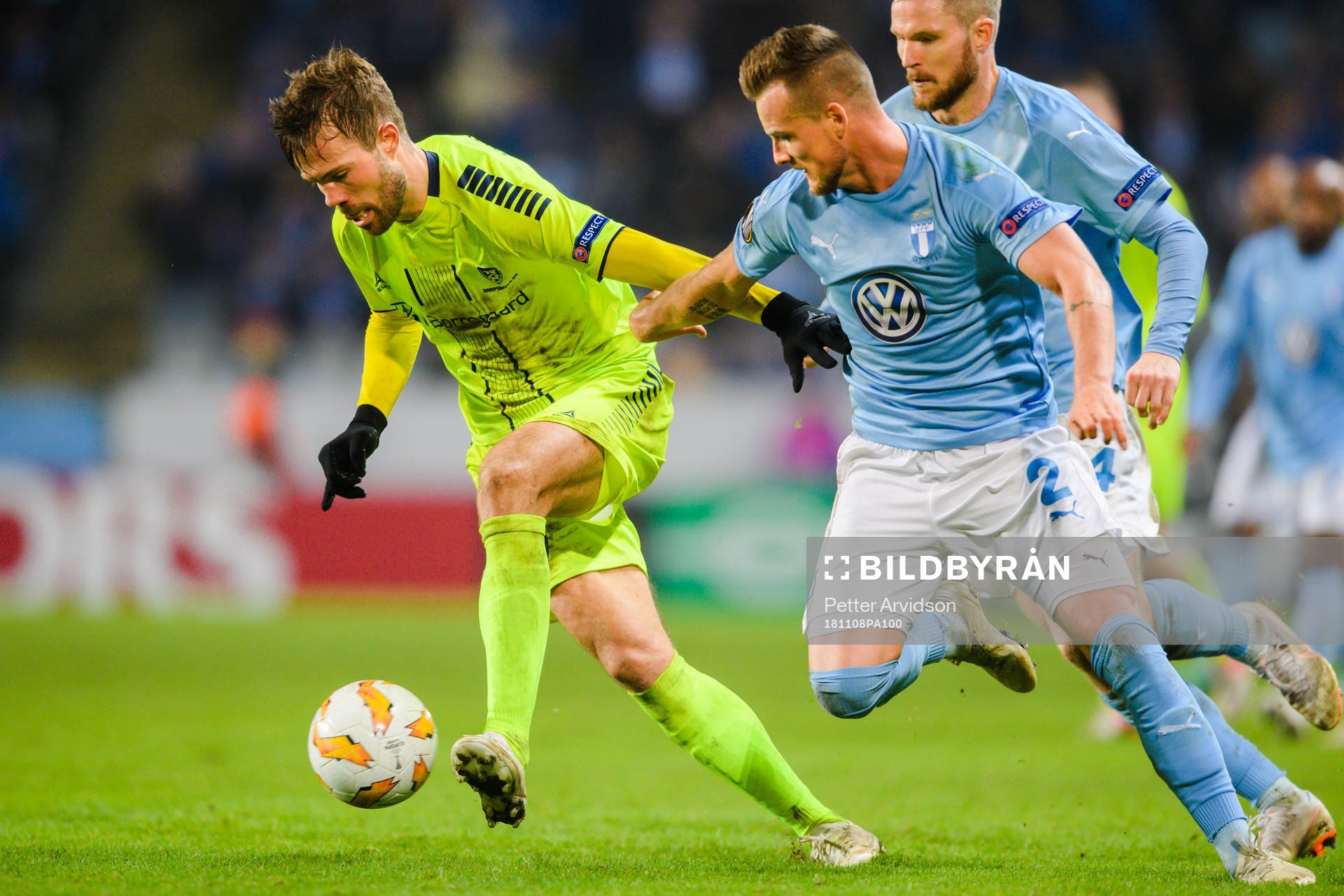 Patrick Mortensen of Sarpsborg 08 and Eric Larsson of