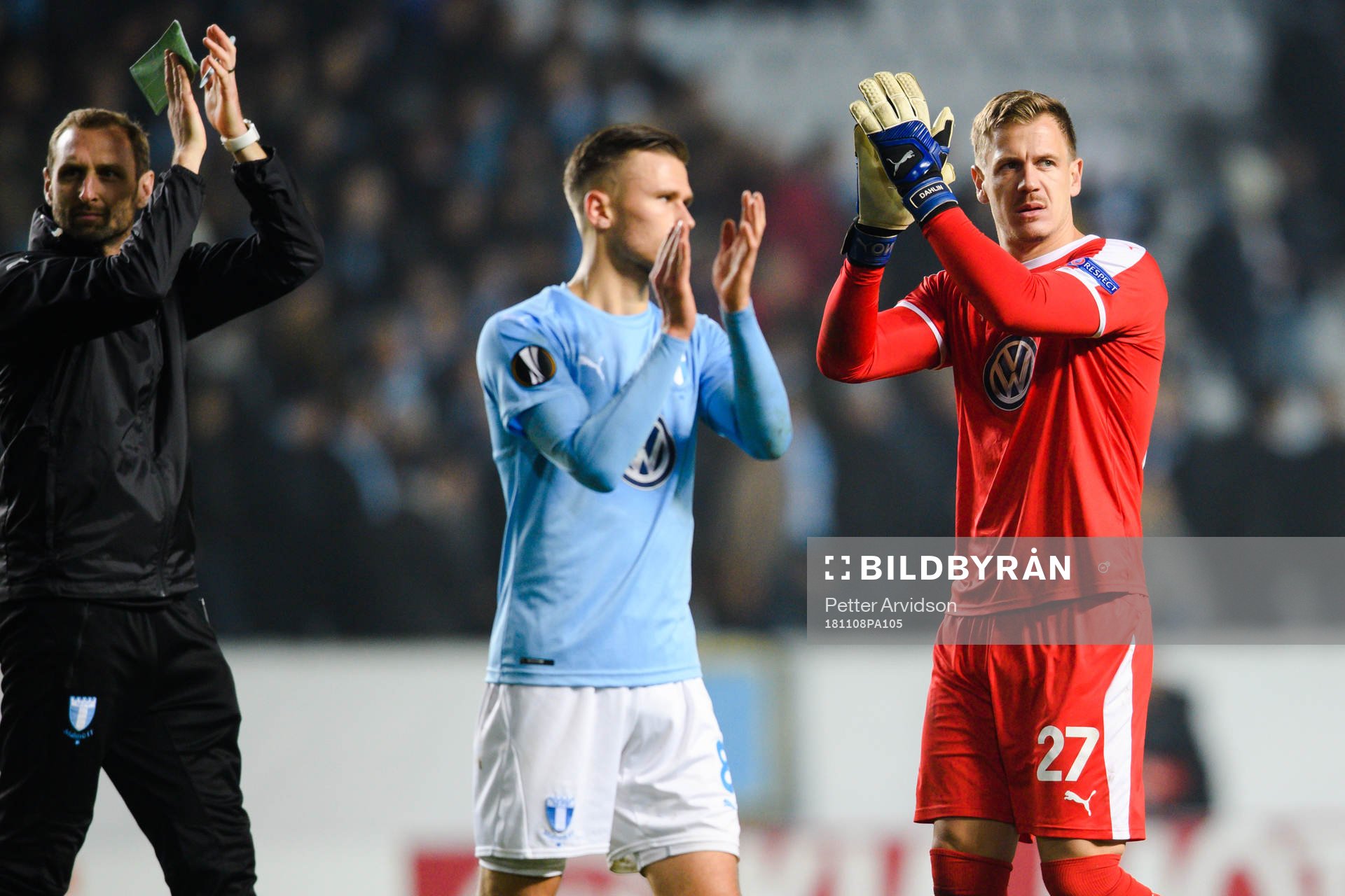 Goalkeeper Johan Dahlin of Malmö FF thanks the supporters