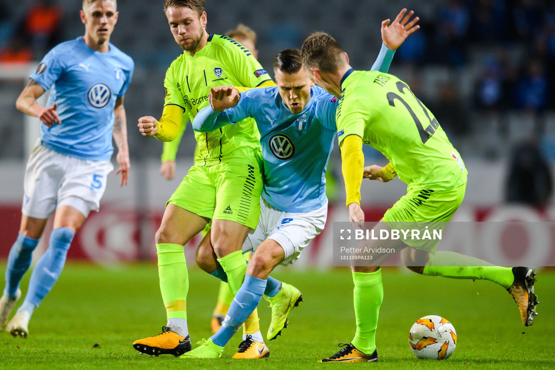 Arnór Ingvi Traustason of Malmö FF and Ole Jørgen