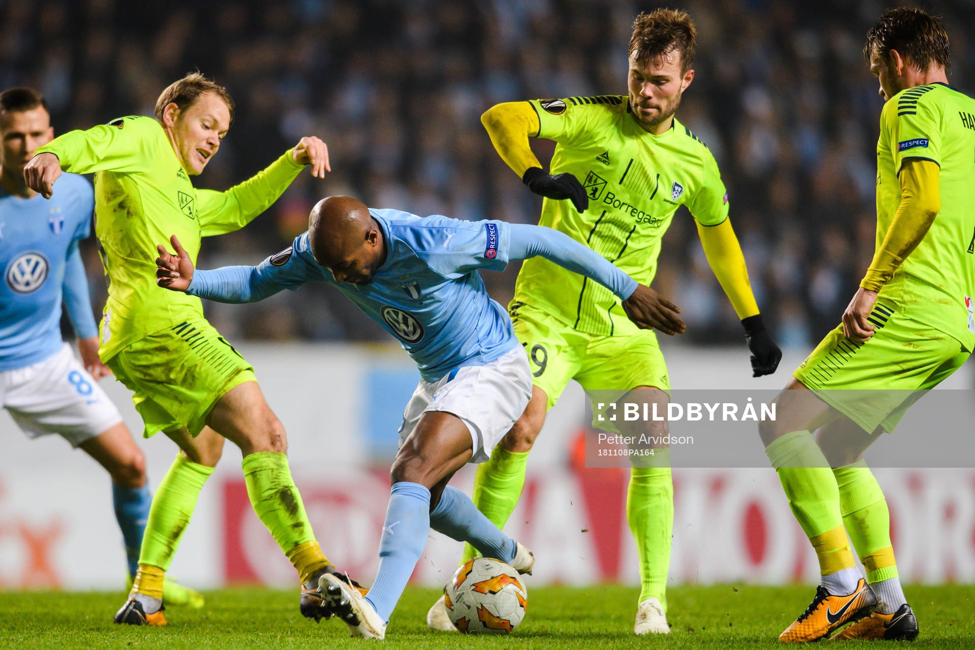 Fouad Bachirou of Malmö FF in a duell with Matti Lund