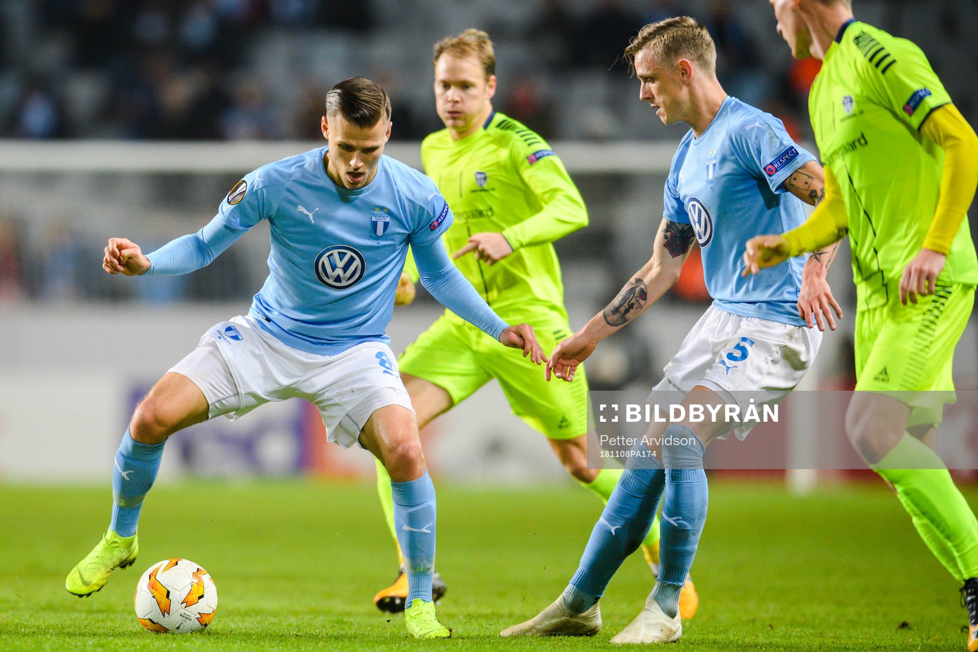 Arnór Ingvi Traustason and Sören Rieks of Malmö FF