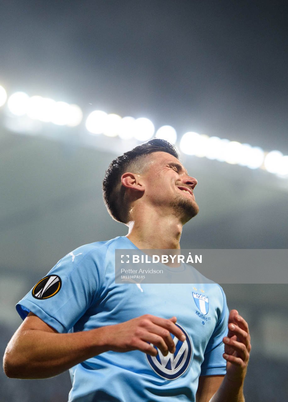 Marcus Antonsson of Malmö FF looks dejected