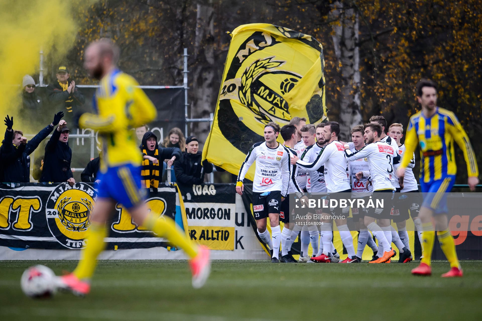 Mjällbys David Löfquist jublar