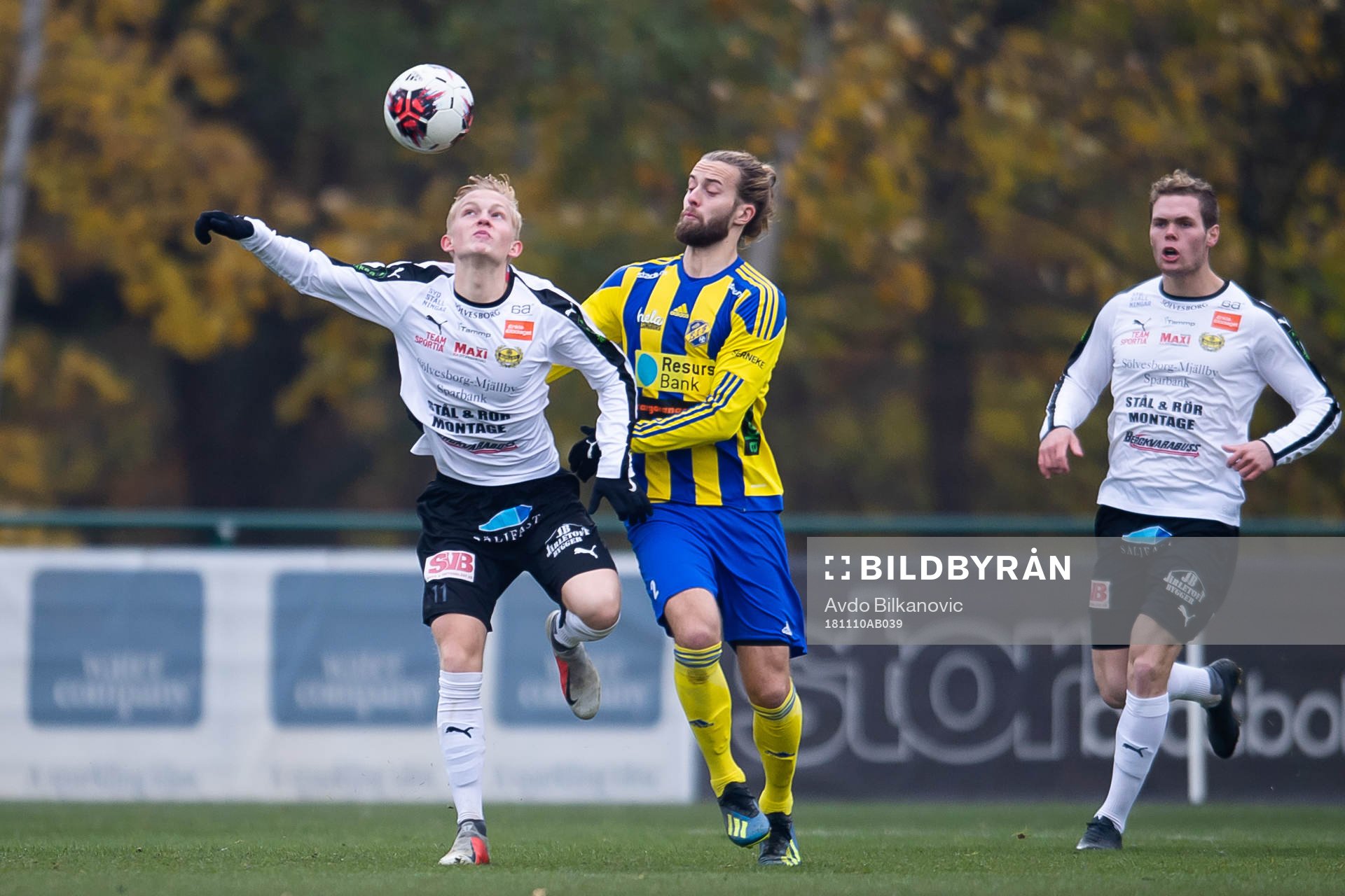 Eskilsminnes David Svensson och Mjällbys Hampus Holgersson