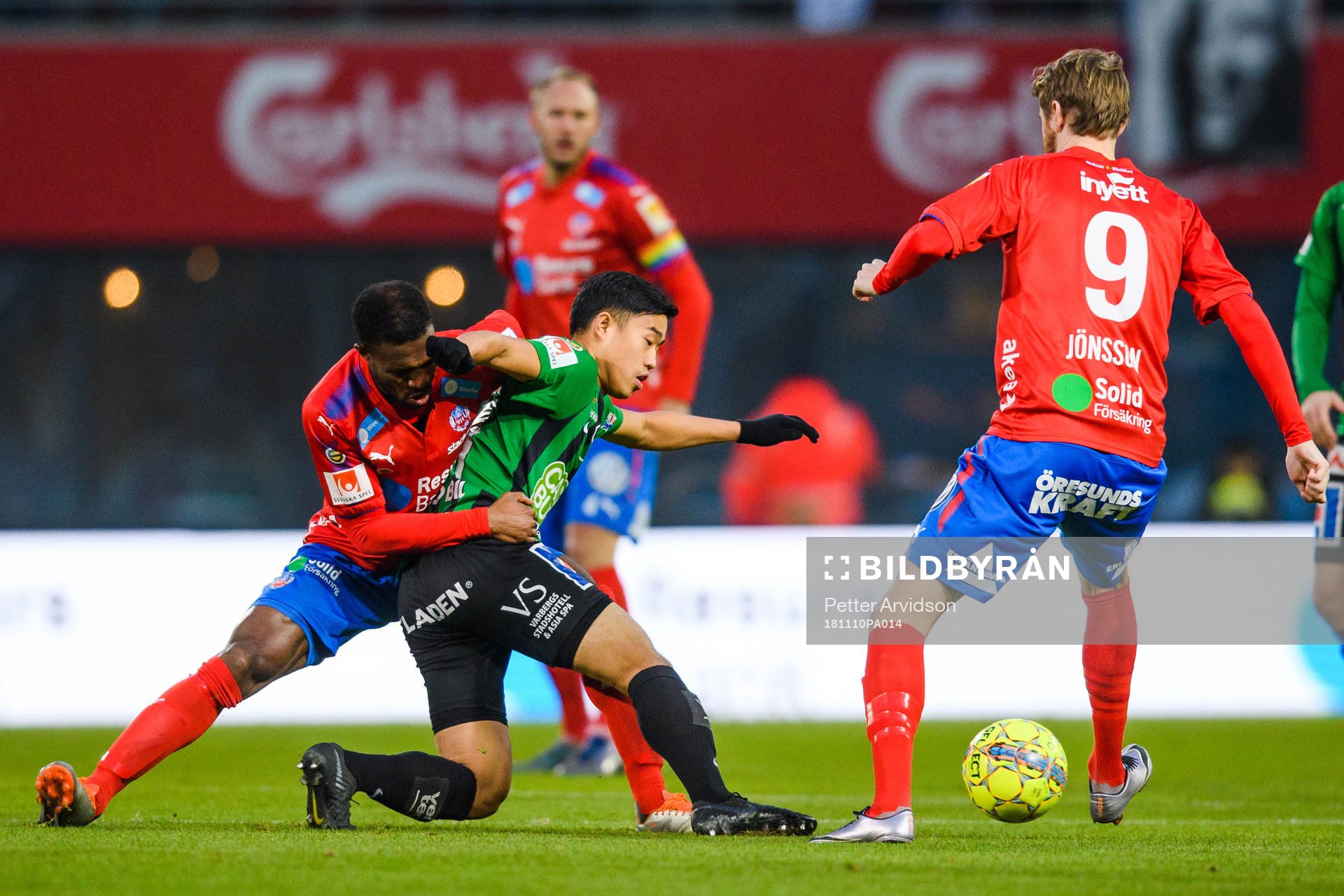 Helsingborgs Mohammed Abubakari och Varbergs Eddie Tran