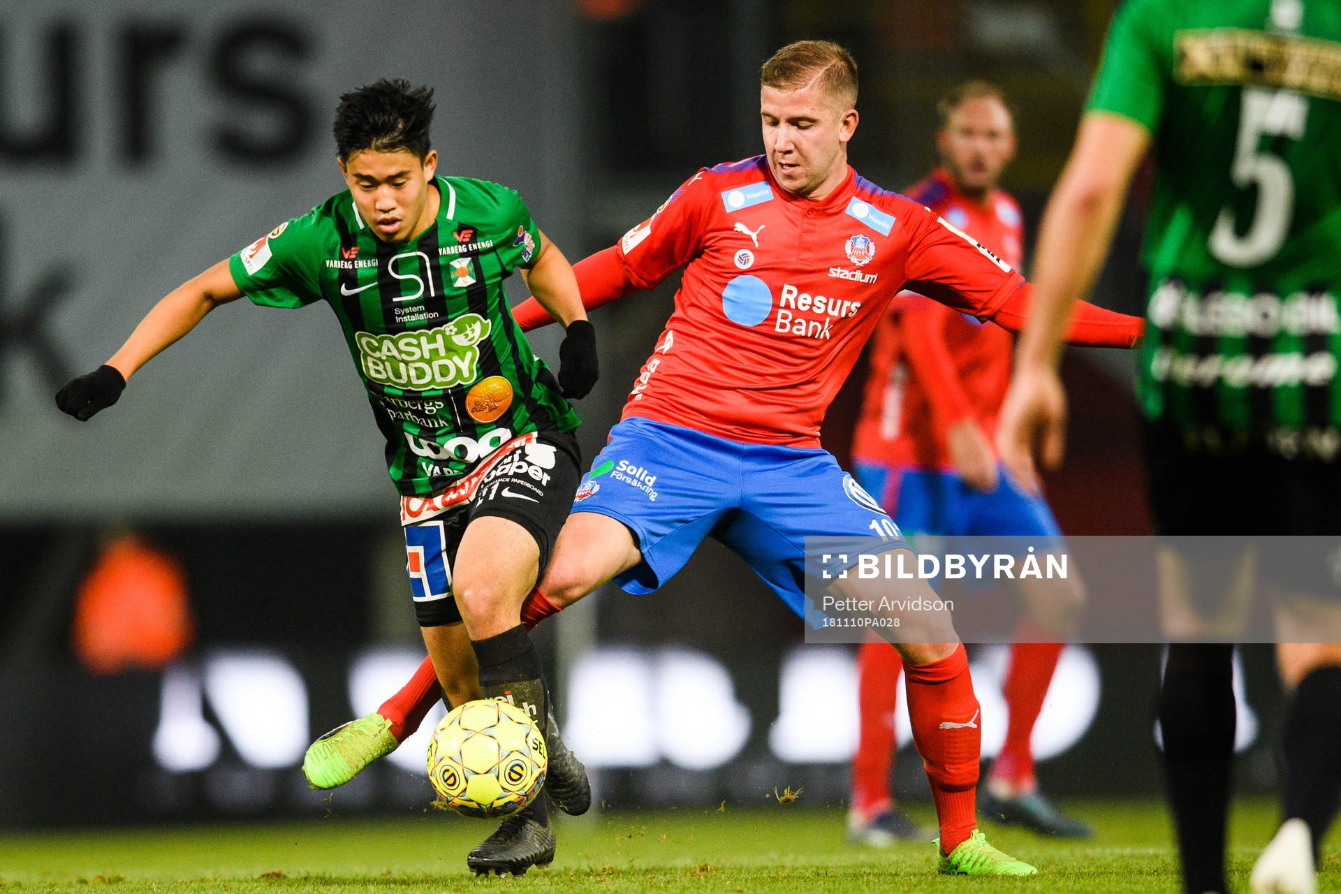 Varbergs Eddie Tran och Helsingborgs Darijan Bojanic