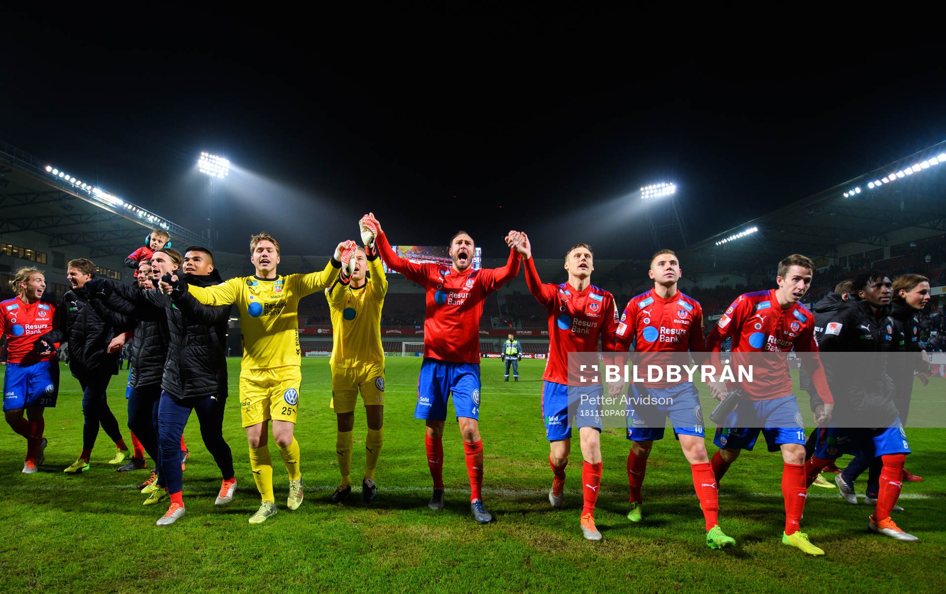 Helsingborgs Andreas Granqvist  jublar med lagkamraterna