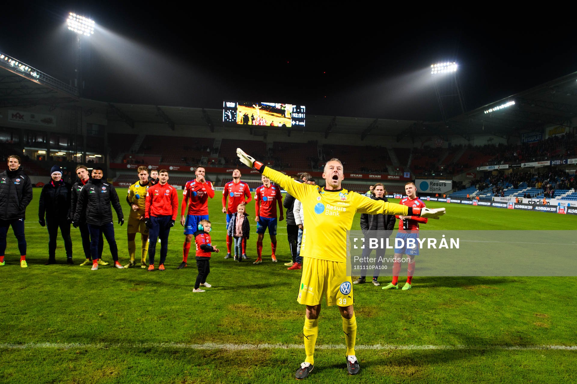 Helsingborgs målvakt Daniel Andersson jublar