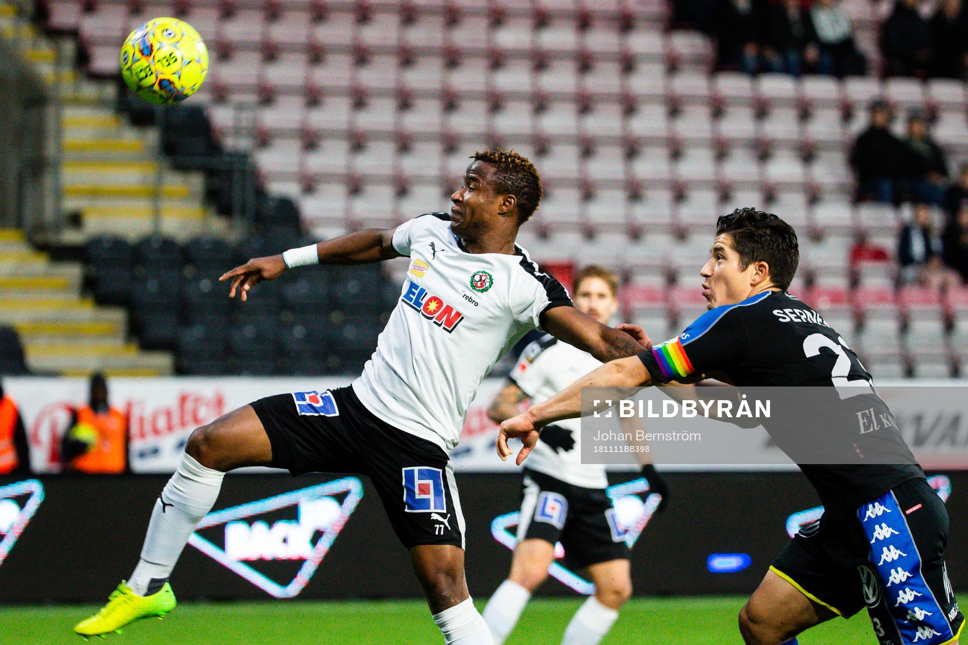 Örebros Kennedy Igboananike och IFK Göteborgs David Boo