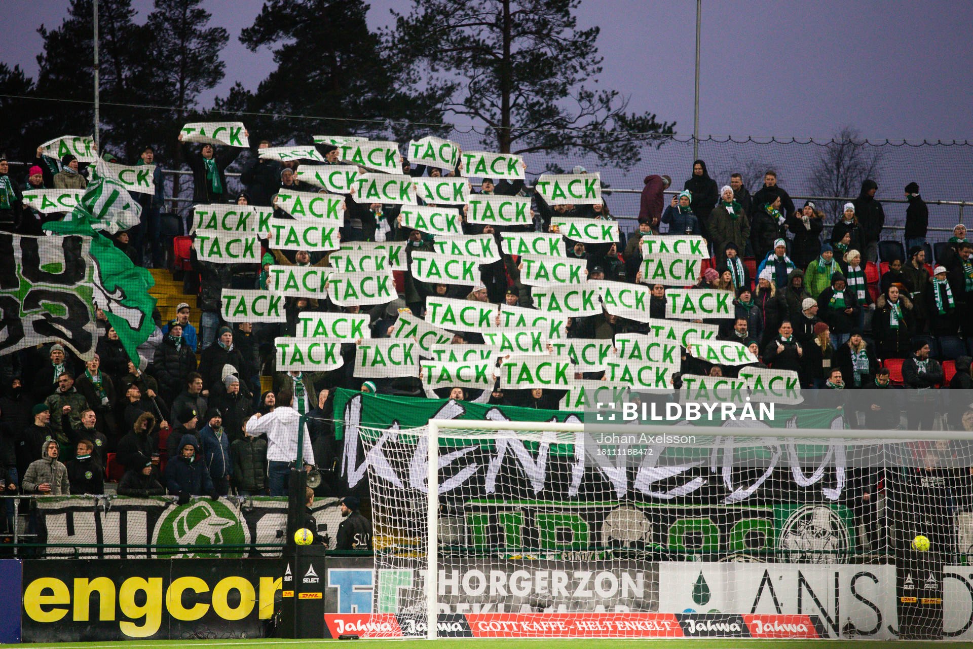 Hammarbys supportar med ett hyllningstifo för Kennedy