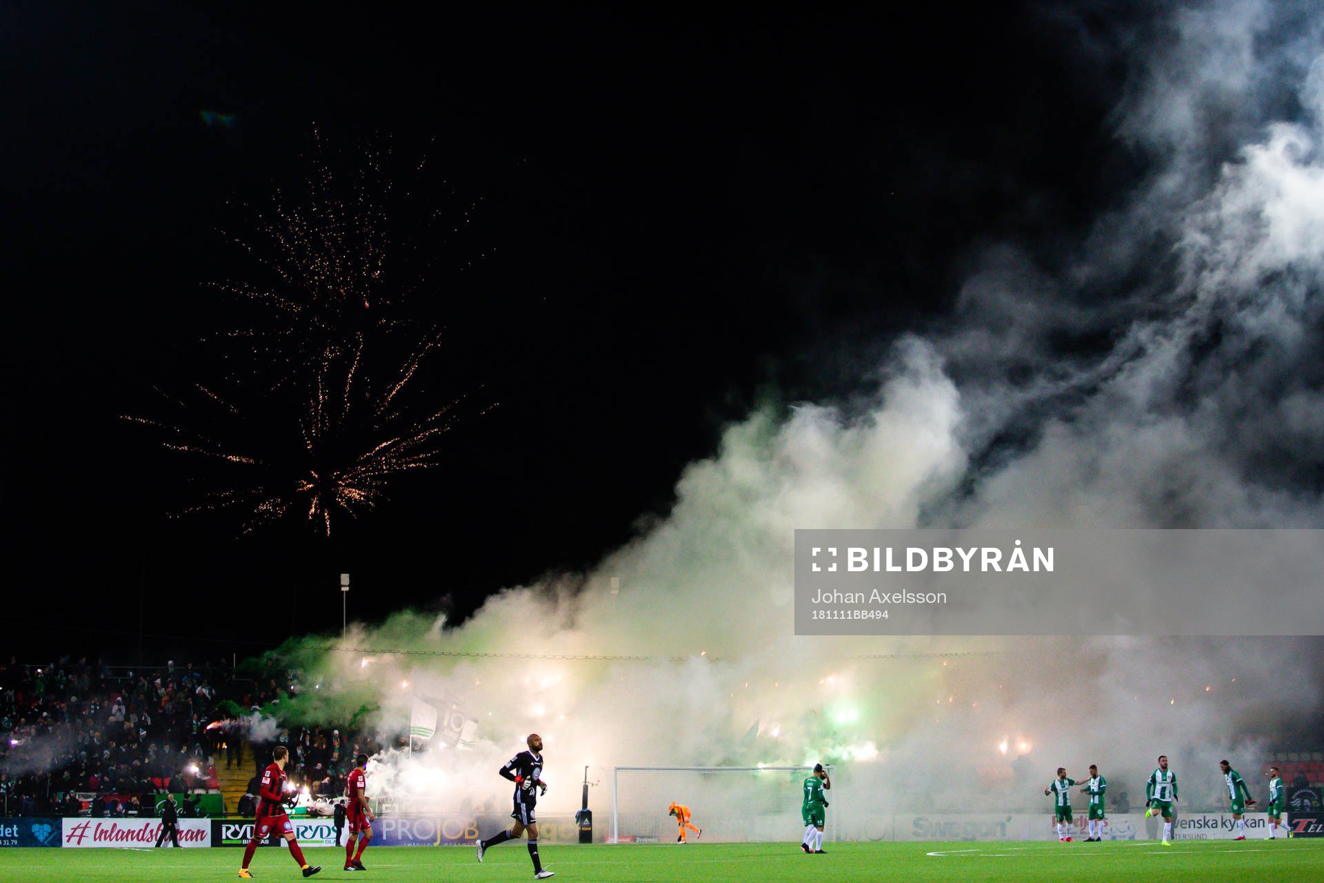 Hammarbys supportar med fyrverkerier