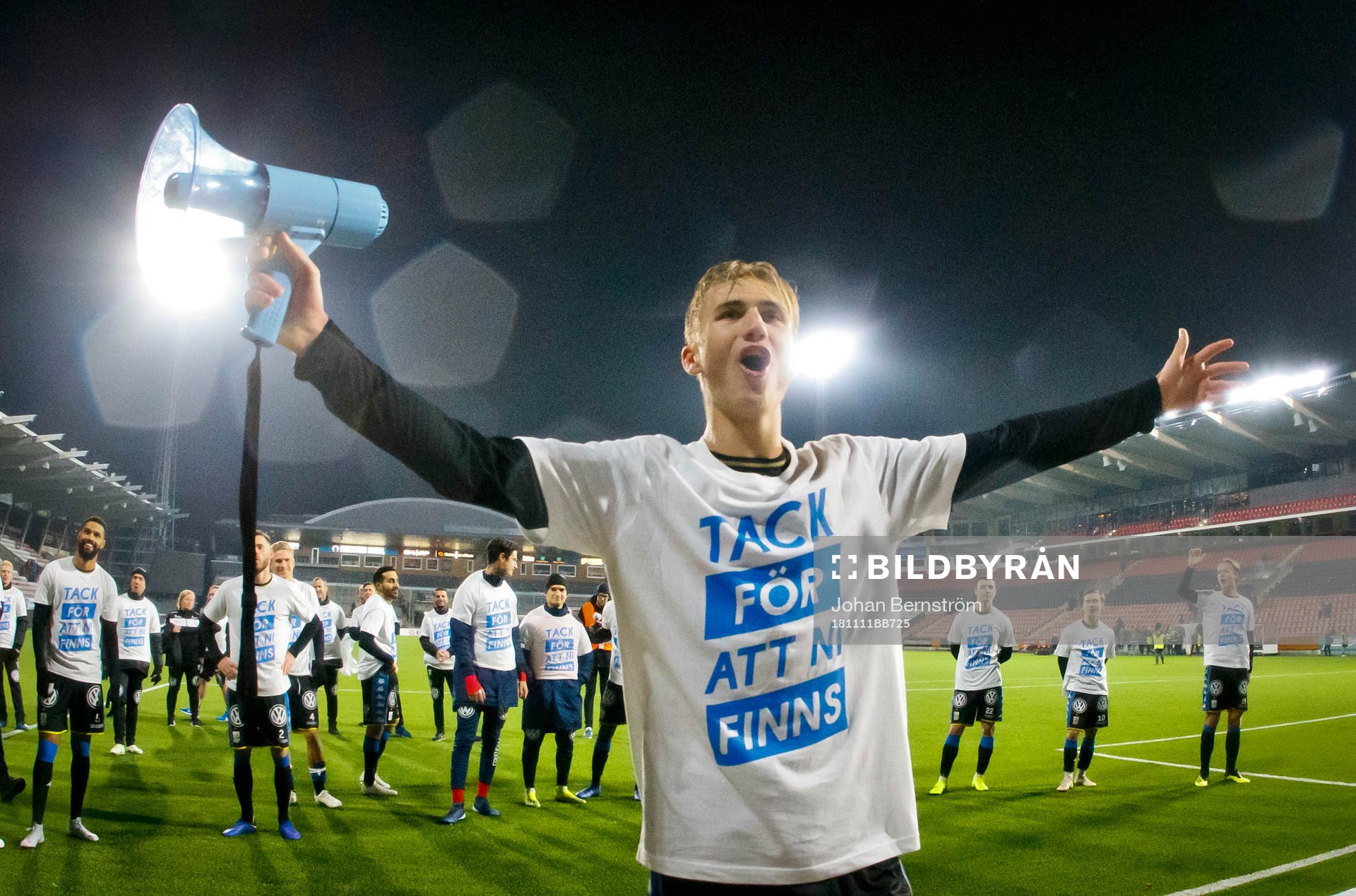 IFK Göteborgs Benjamin Nygren tackar fansen