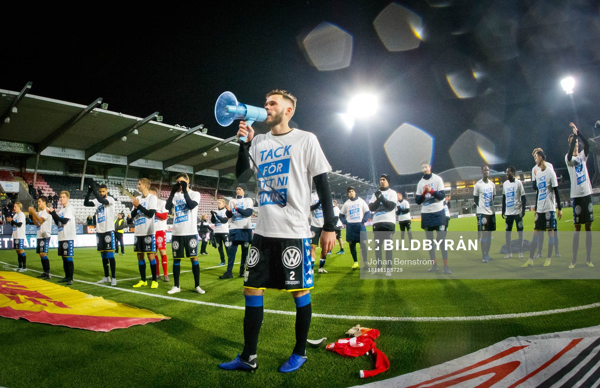 IFK Göteborgs Emil Salomonsson tackar fansen