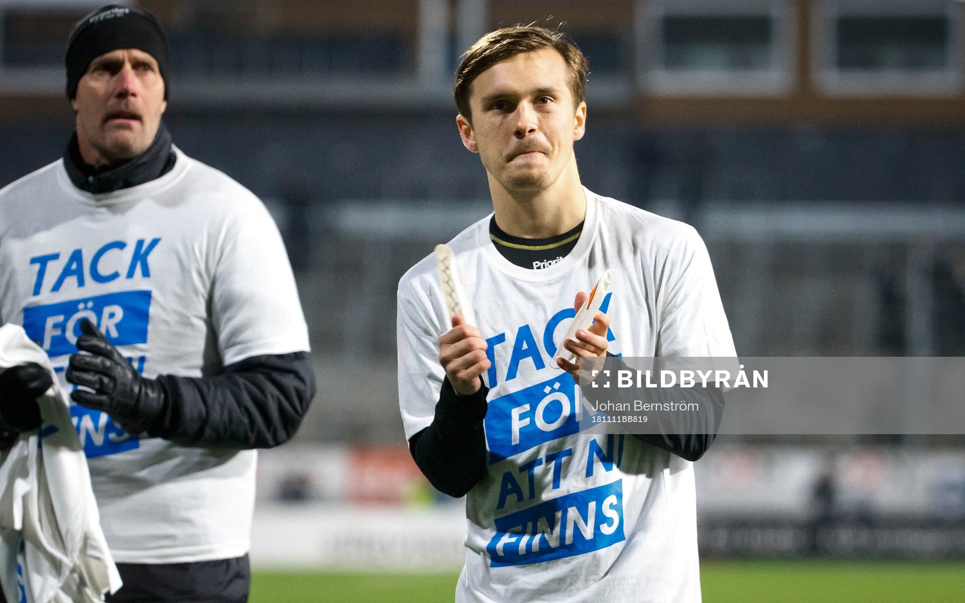 IFK Göteborgs Patrik Karlsson Lagemyr tackar publiken