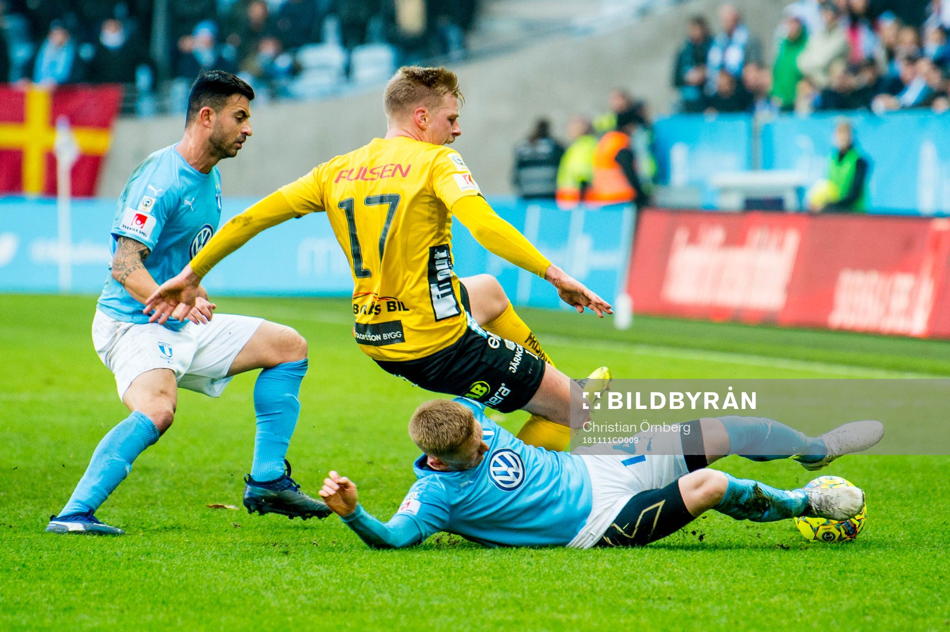Malmö FFs Behrang Safari och Anders Christiansen mot