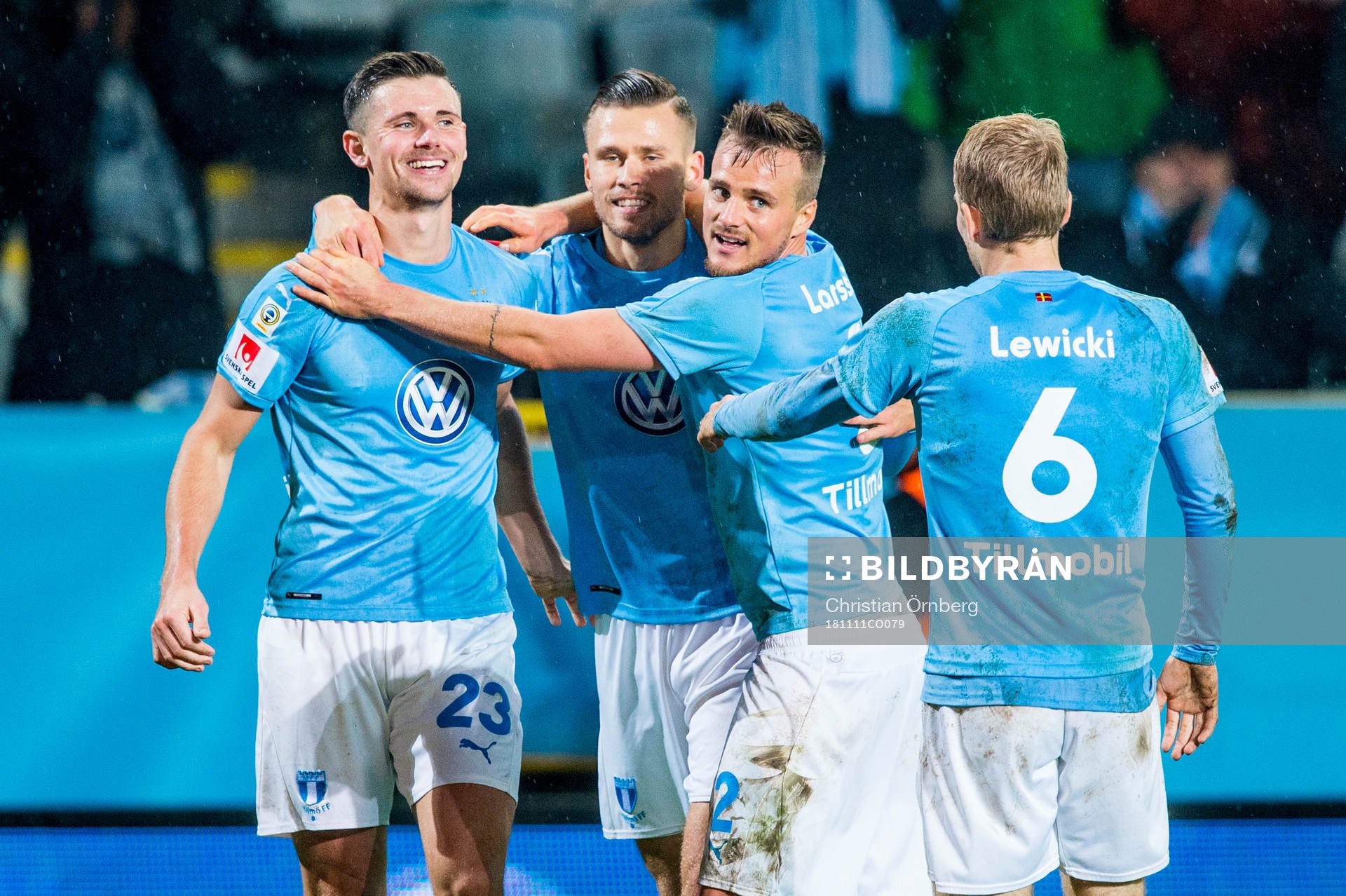 Malmö FFs Marcus Antonsson jublar med lagkamraterna