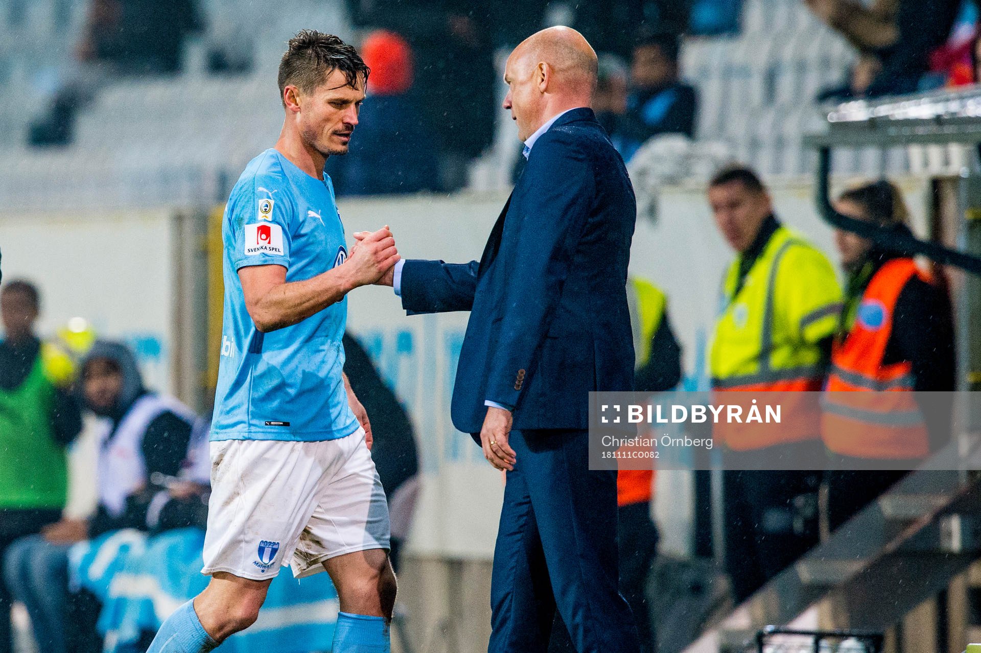 Malmö FFs tränare Uwe Rösler tackar Markus Rosenberg