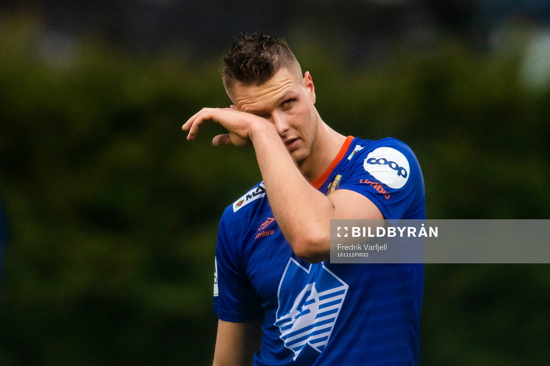 Hólmbert Fridjónsson of Aalesund looks dejected