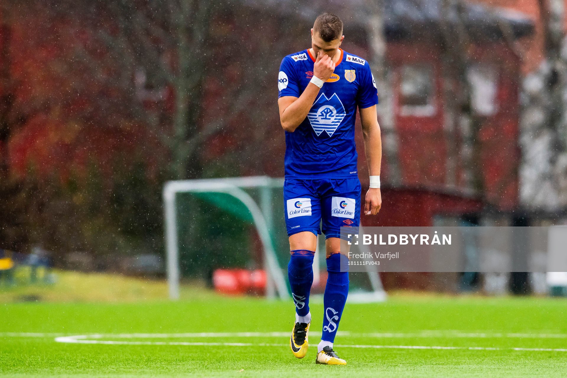 Hólmbert Fridjónsson of Aalesund looks dejected