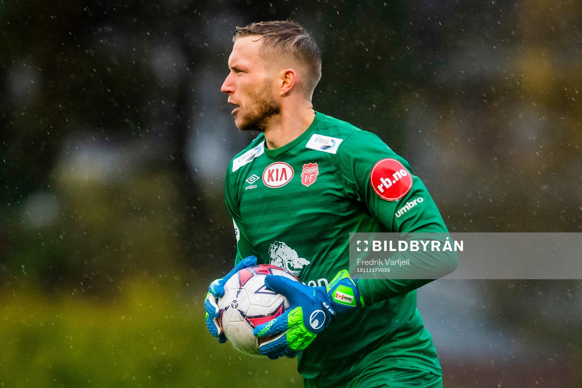 Goalkeeper Simon Thomas of Strømmen
