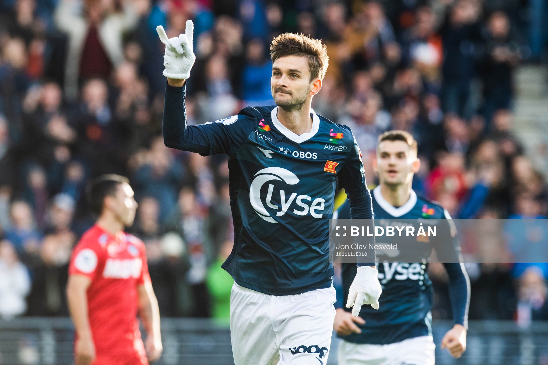 Johnny Furdal of Viking celebrates