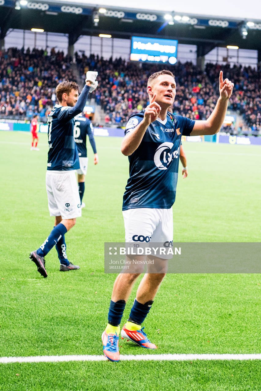 Tommy Høiland of Viking celebrates