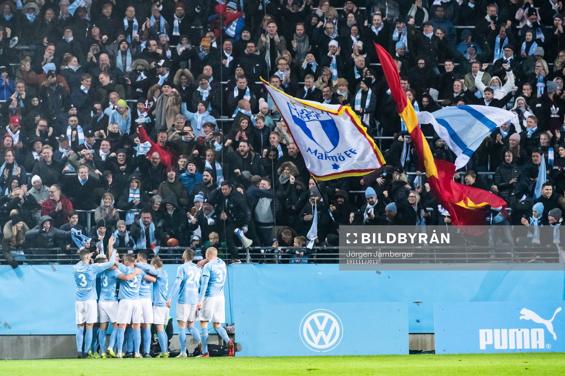 Malmö FFs spelare jublar då Markus Rosenberg gjort 1-0