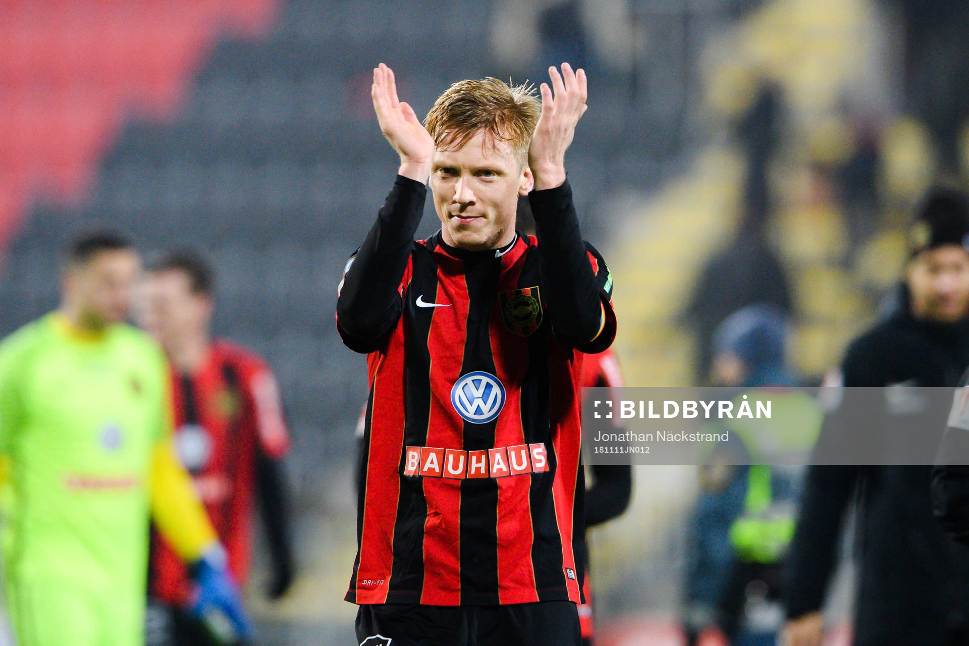 Brommapojkarnas Gustav Sandberg Magnusson jublar
