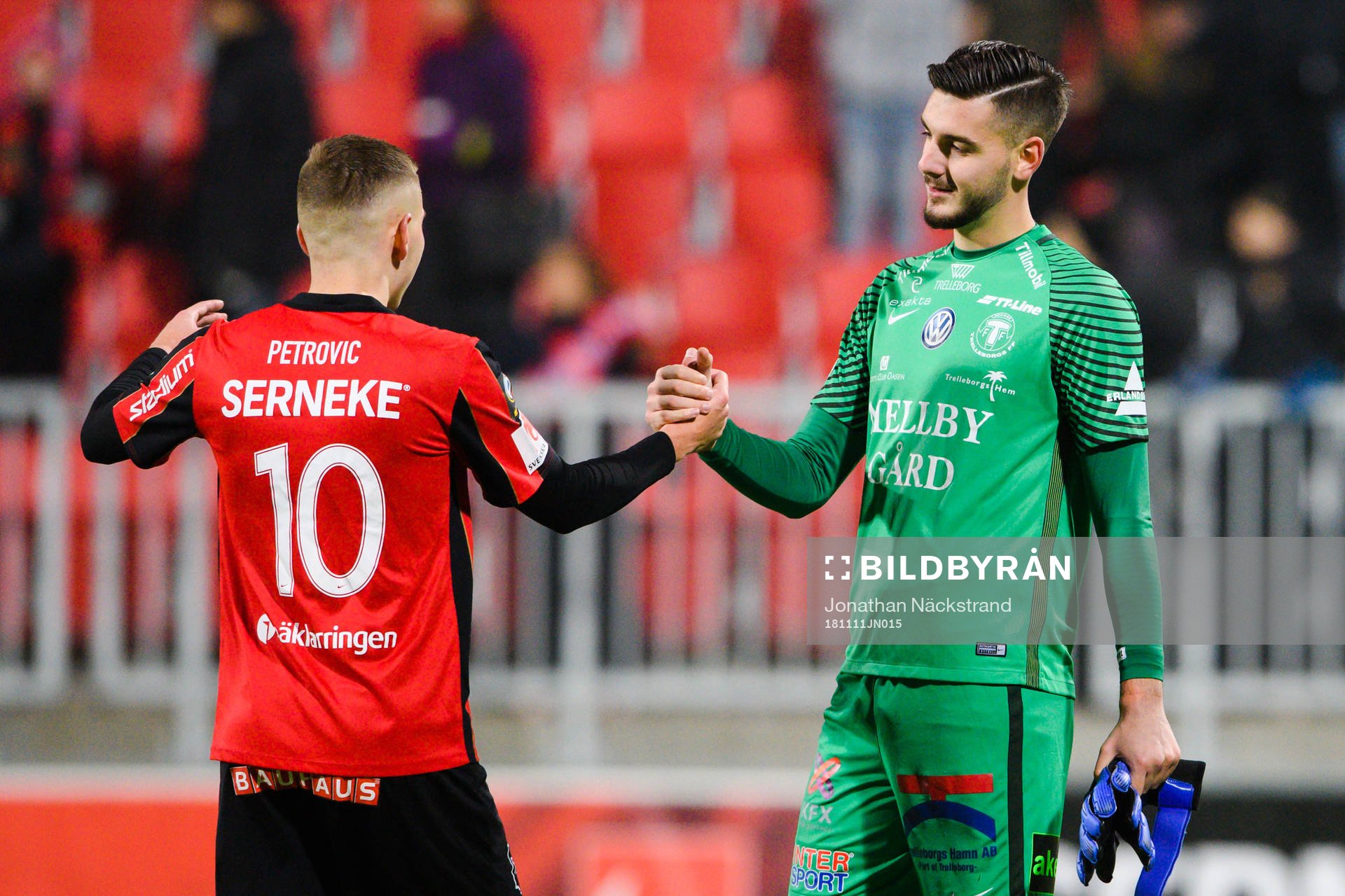 Brommapojkarnas Petar Petrovic jublar efter fotbollsmatchen i Allsvenskan mellan Brommapojkarna och Trelleborg den 11 november 2018 i Stockholm.