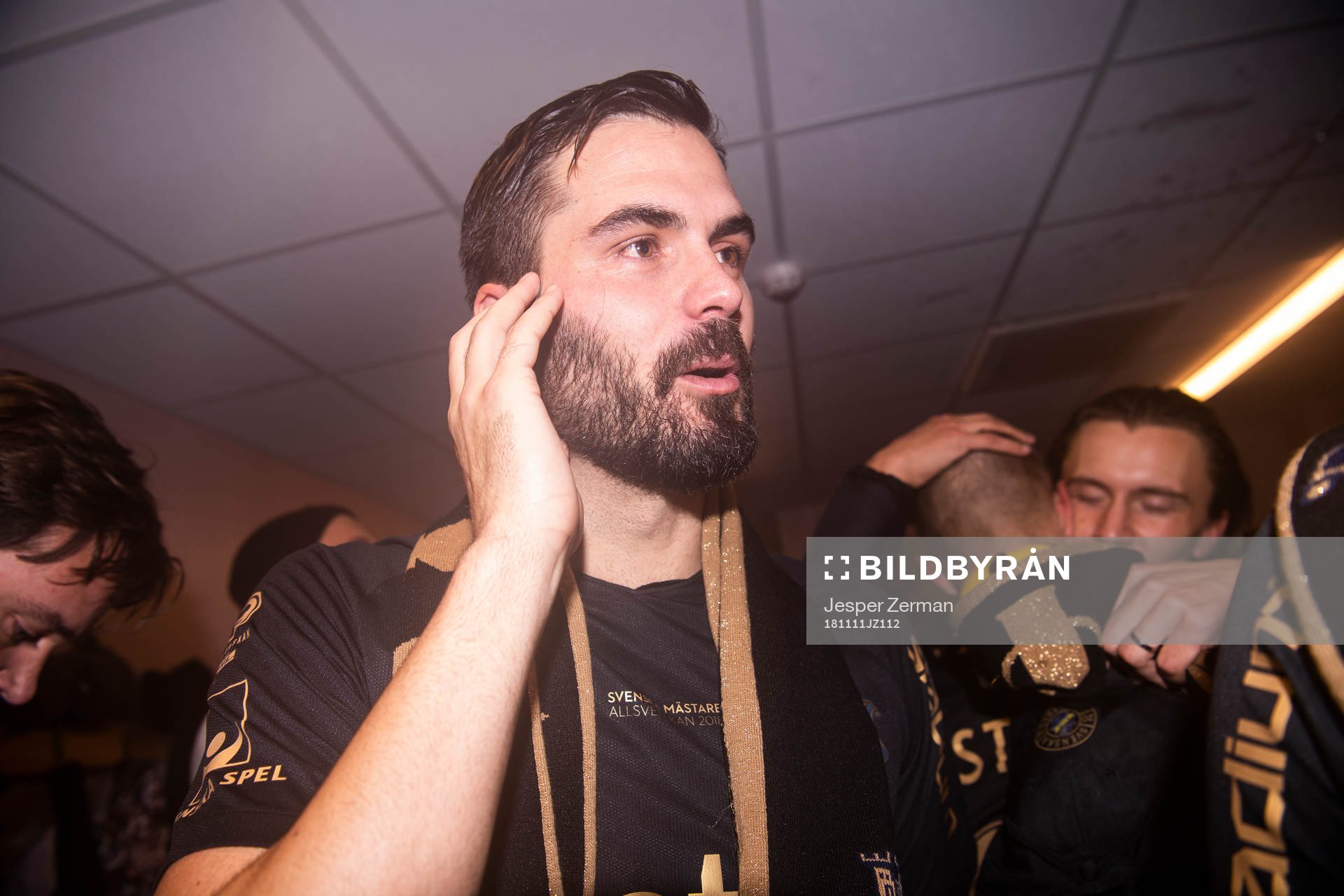 AIK:s Denni Avdic i omklädningsrummet efter fotbollsmatchen i Allsvenskan mellan Kalmar och AIK den 11 november 2018 i Kalmar.