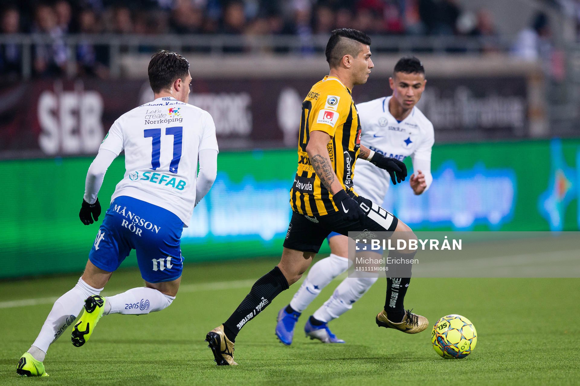 Häckens Paulinho mot Norrköpings David Moberg Karlsson