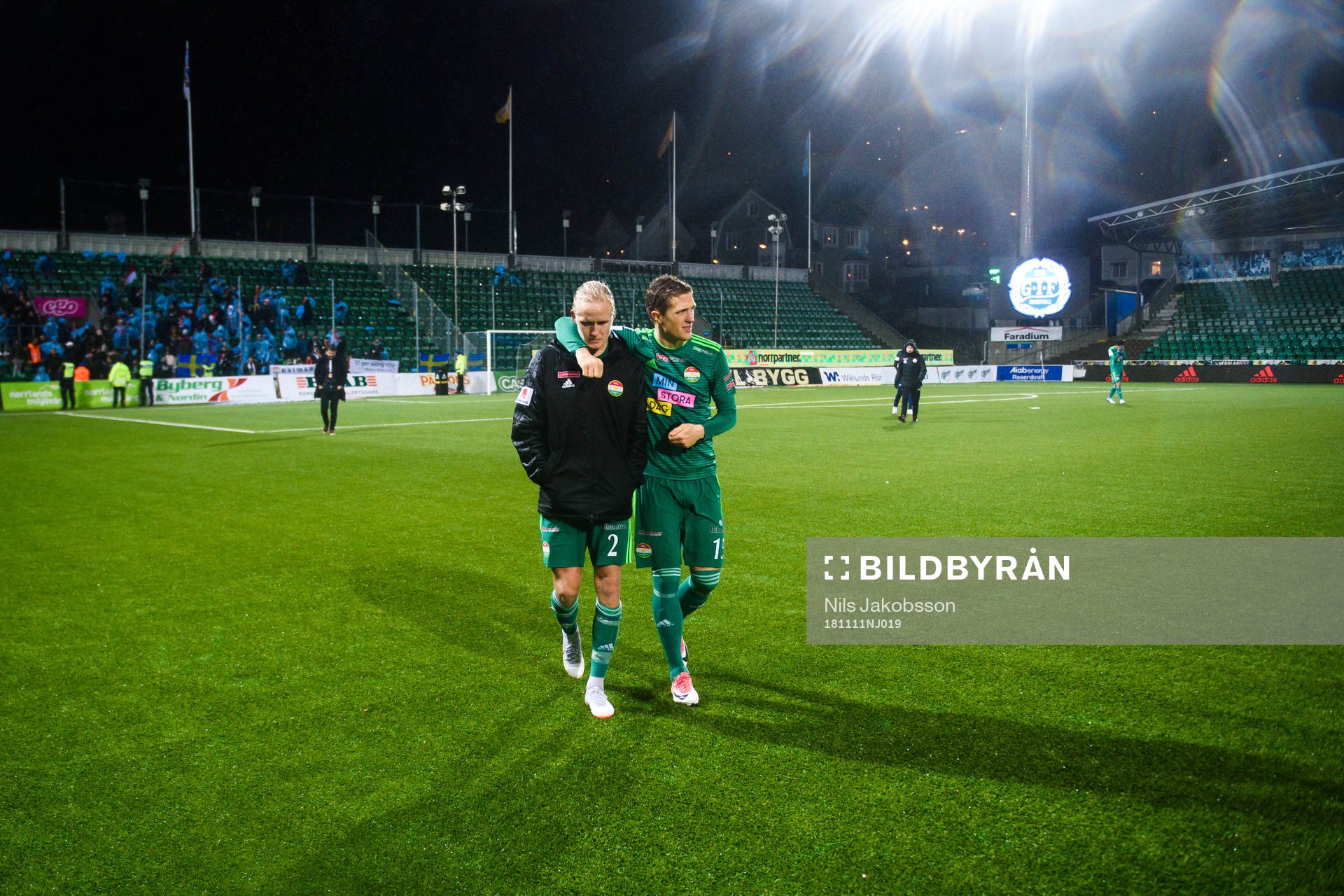 Dalkurds Henrik Löfkvist och Alex De John deppar