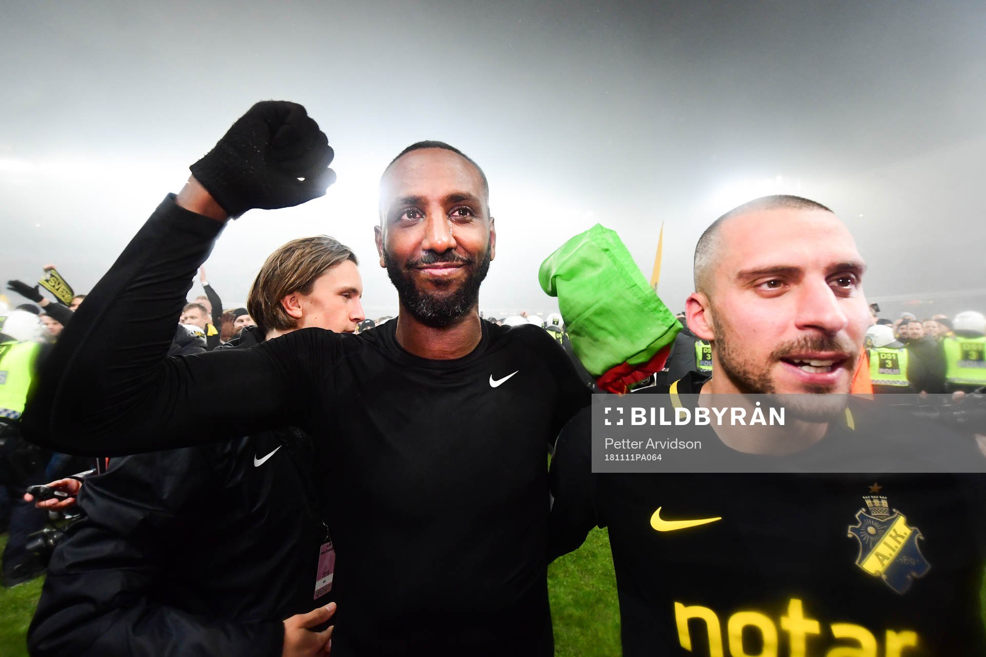 s Henok Goitom och Panos Dimitriadis jublar