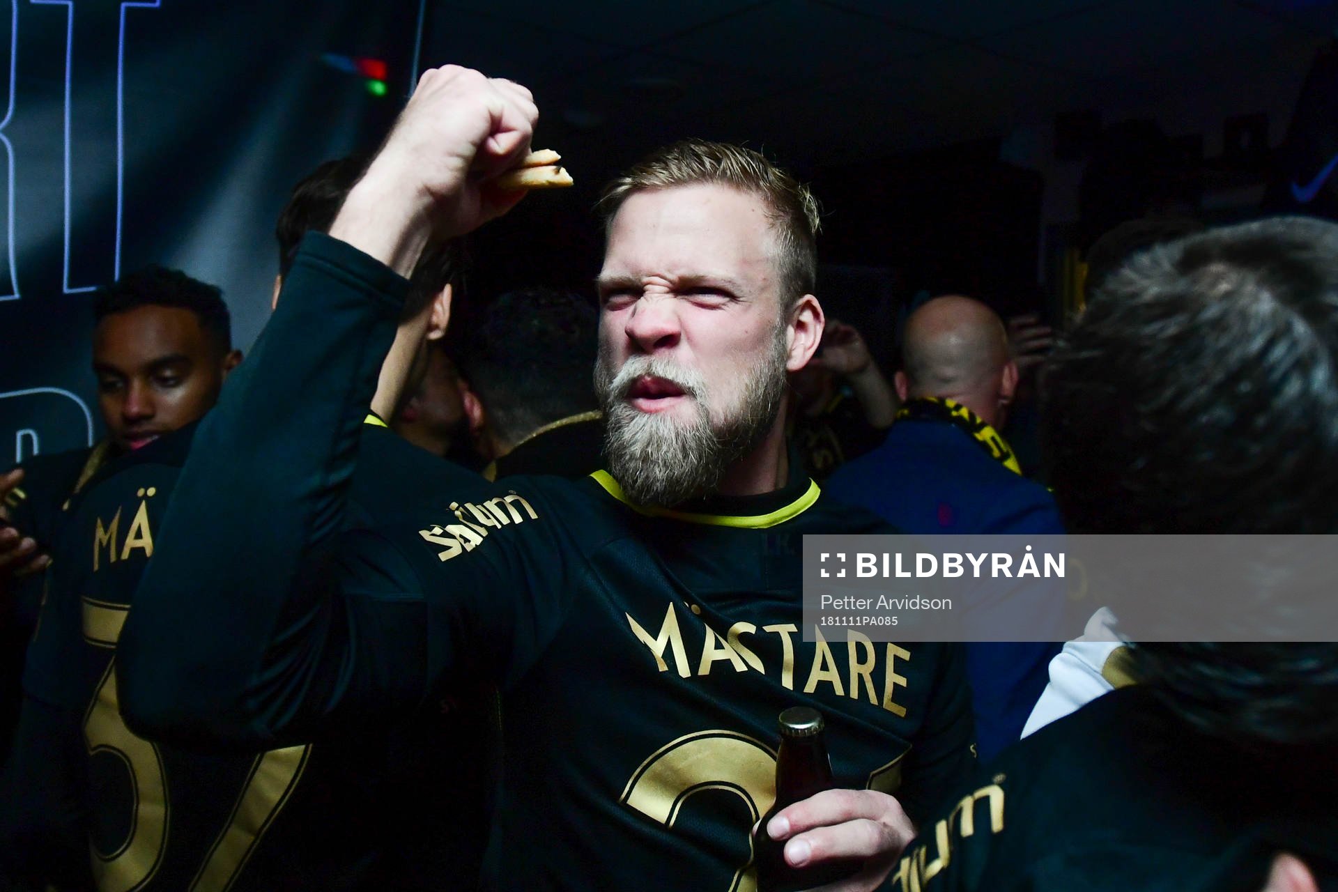 s Daniel Sundgren jublar