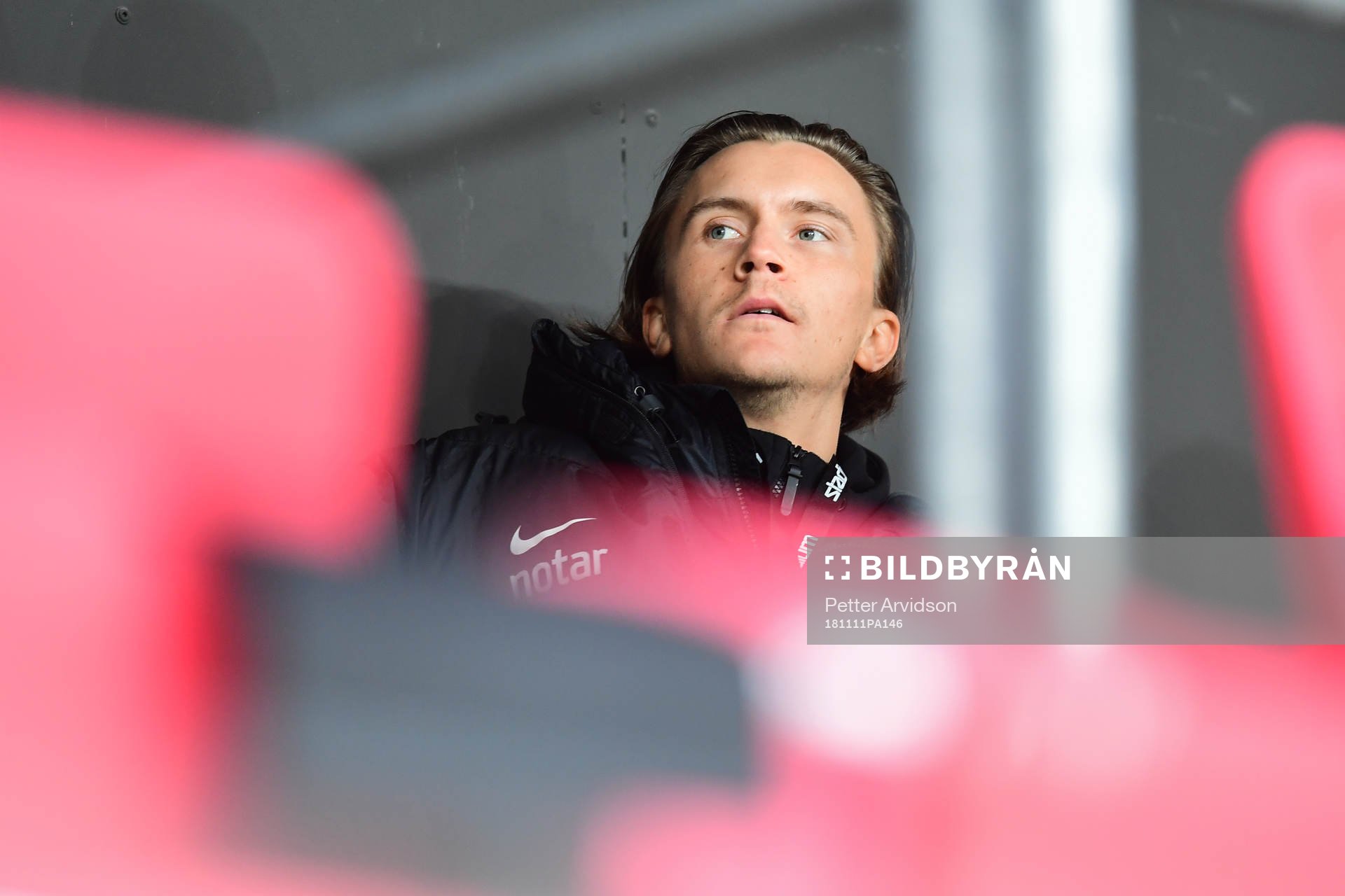 s Kristoffer Olsson på läktaren