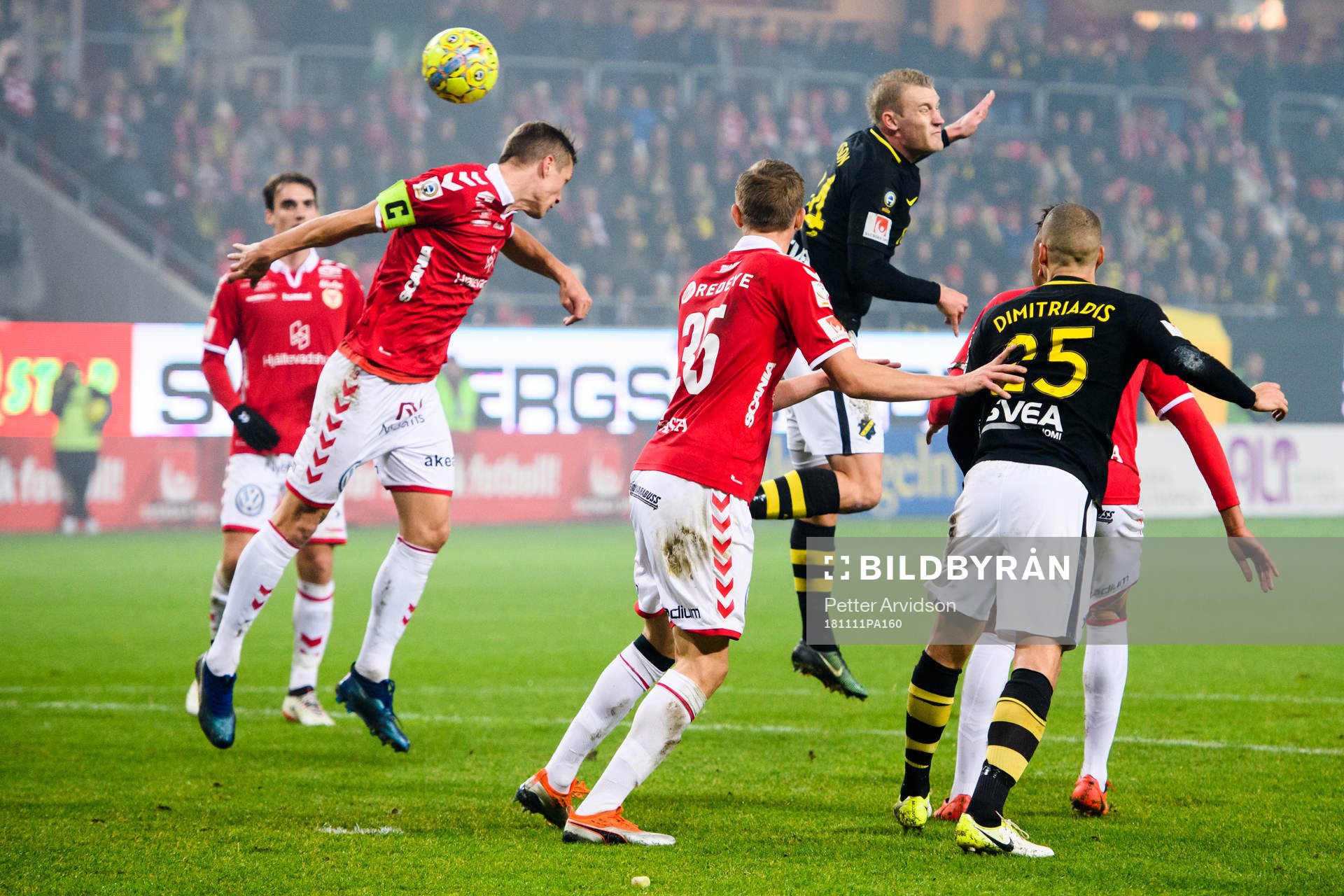 s Robin Jansson nickar in det matchavgörande 0-1 målet