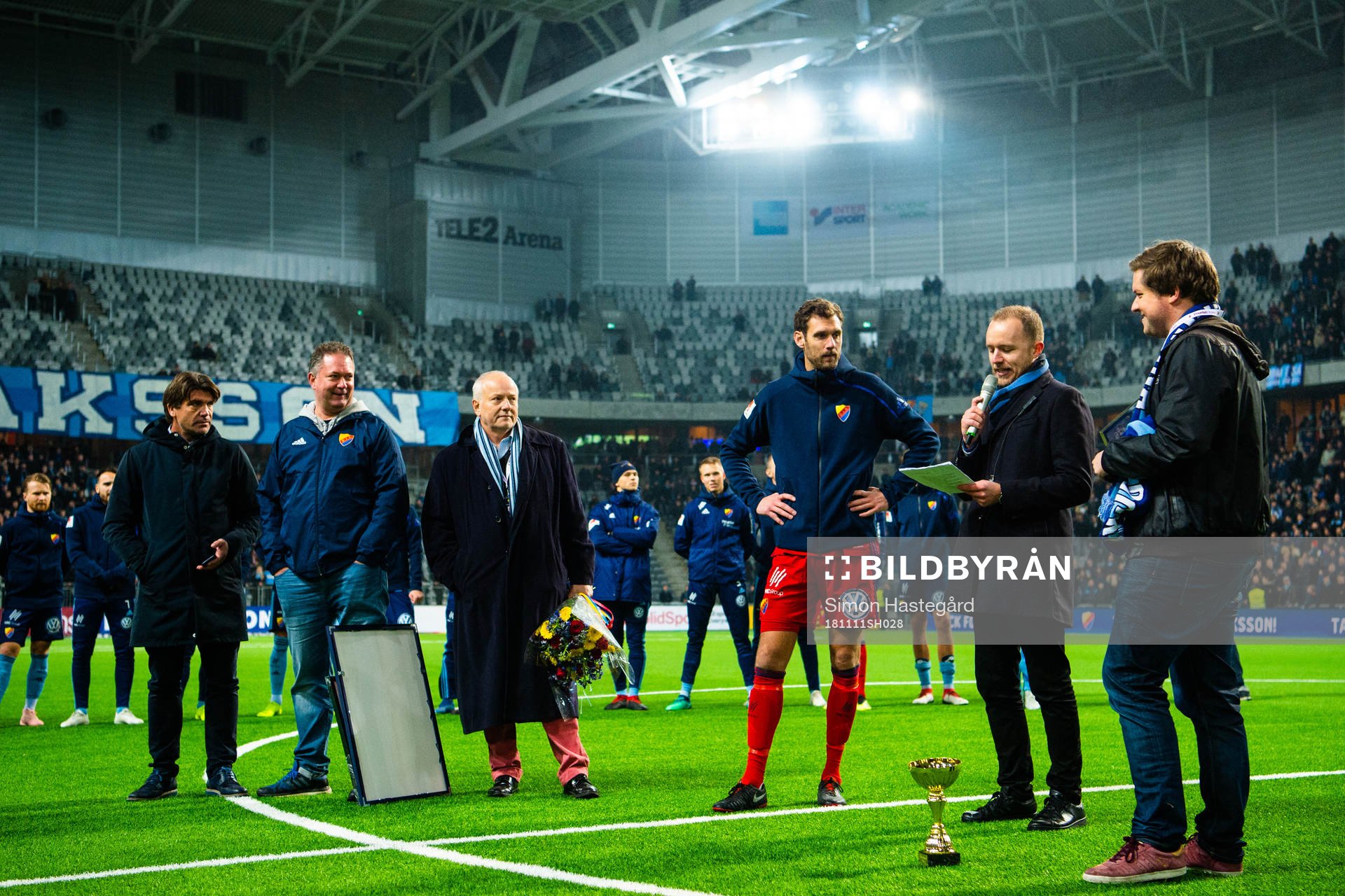Djurgårdens målvakt Andreas Isaksson tackas av